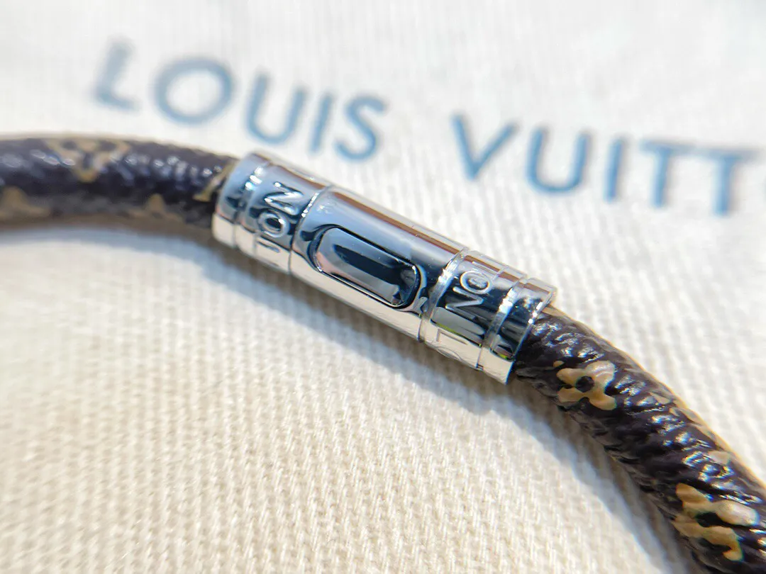louis-vuitton-hang-it-mascots-bracelet-monogram-canvas-fashion-jewellery-MP286E-07 louis vuitton hang it mascots bracelet monogram canvas fashion jewellery MP286E 07
