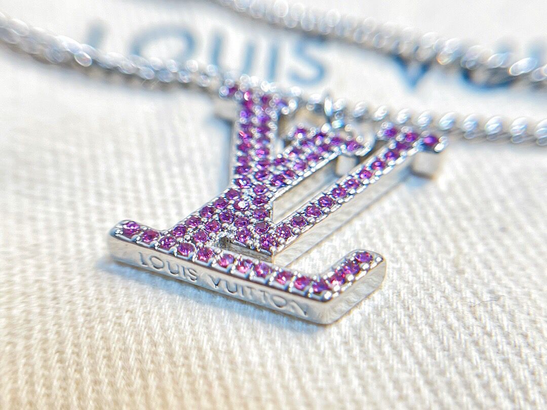 louis-vuitton-lv-friends-pendants-fashion-jewellery-MP2927-06 louis vuitton lv friends pendants fashion jewellery MP2927 06