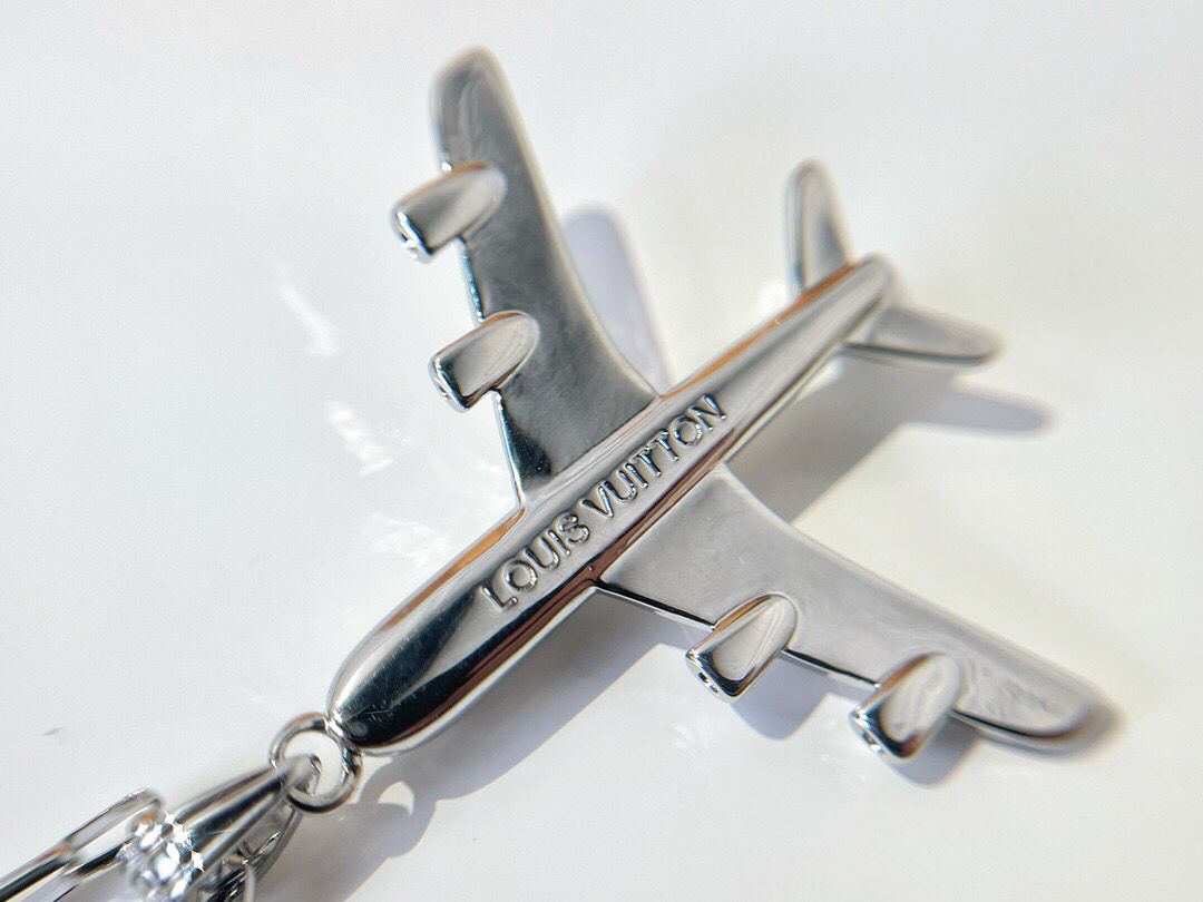 louis-vuitton-lv-plane-necklace-fashion-jewellery-MP3157-07 louis vuitton lv plane necklace fashion jewellery MP3157 07