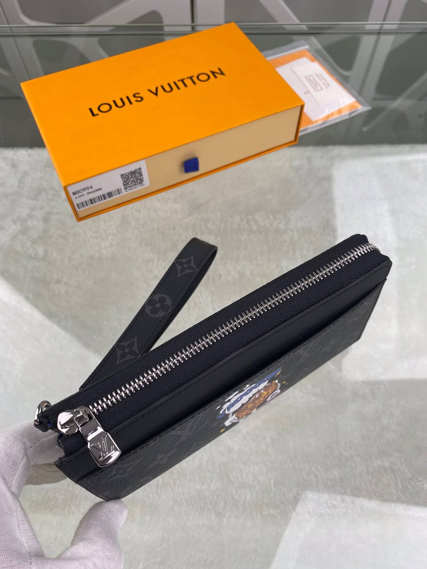 louis-vuitton-zippy-dragonne-monogram-eclipse-canvas-wallets-and-small-leather-goods-M80994-03 louis vuitton zippy dragonne monogram eclipse canvas wallets and small leather goods M80994 03