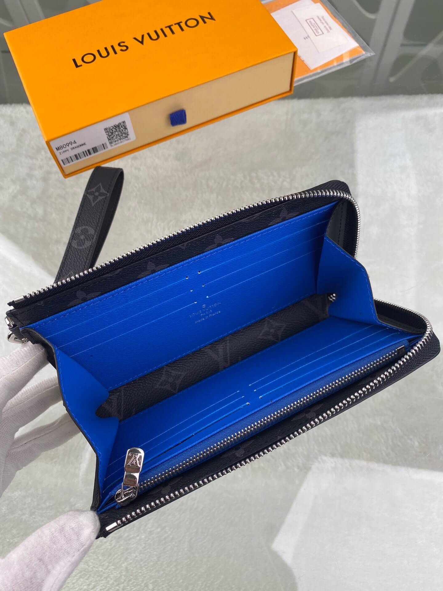 louis-vuitton-zippy-dragonne-monogram-eclipse-canvas-wallets-and-small-leather-goods-M80994-04 louis vuitton zippy dragonne monogram eclipse canvas wallets and small leather goods M80994 04