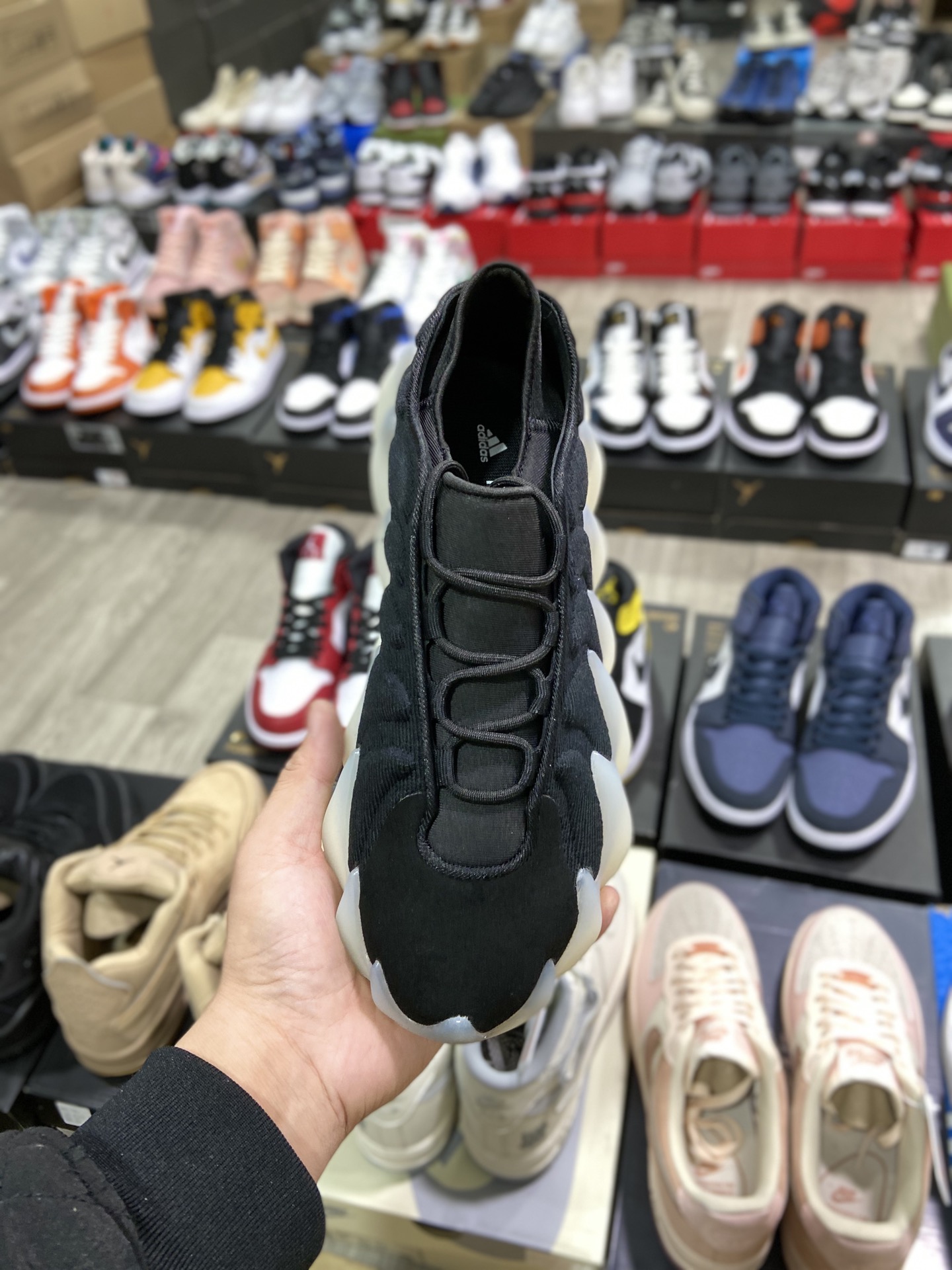 ADIDAS-YEEZY-400-CORE-BLACK-CLOUD-WHITE-SHOES-H68031_3 ADIDAS YEEZY 400 CORE BLACK CLOUD WHITE SHOES H68031 3
