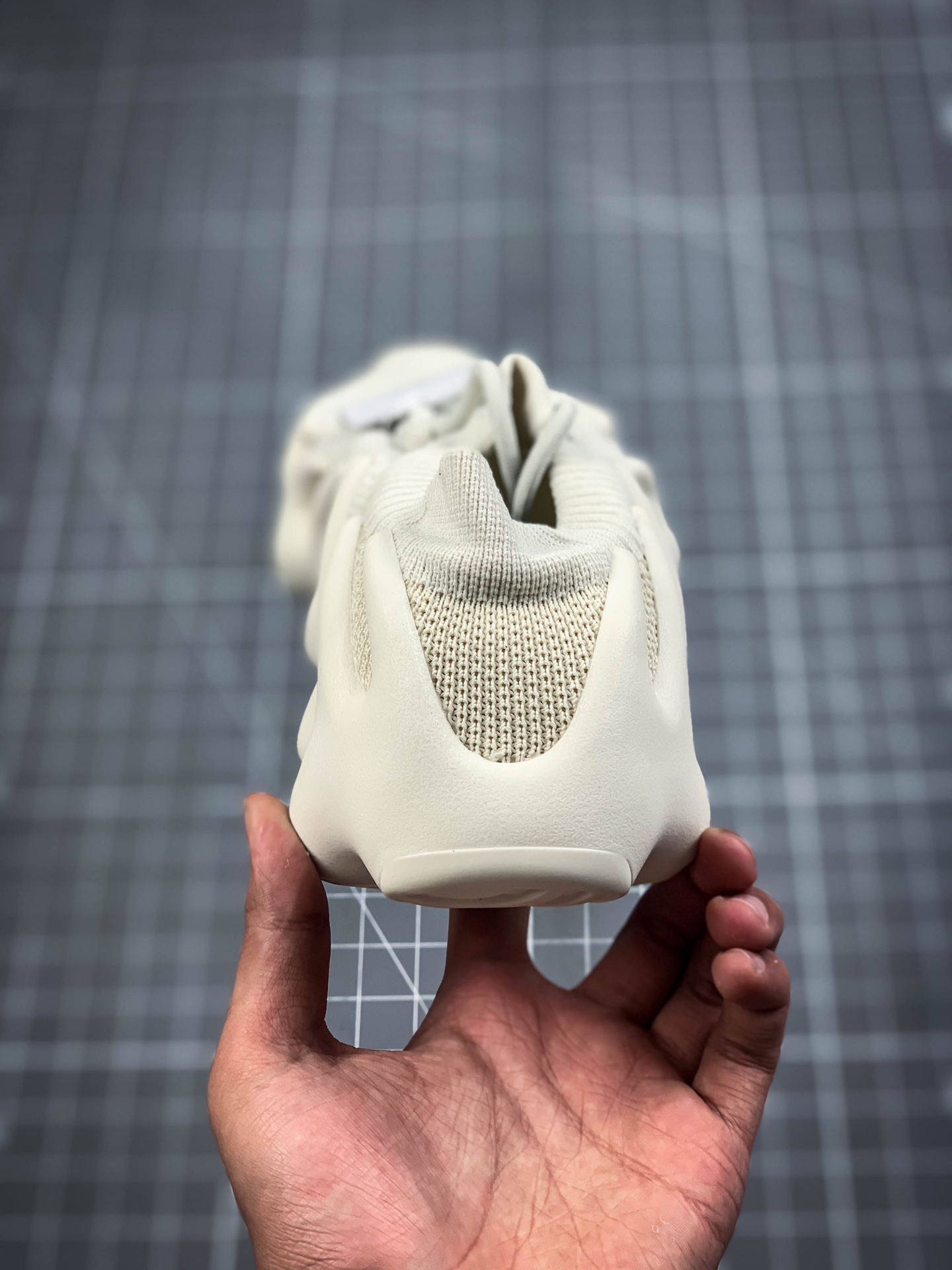 ADIDAS-YEEZY-450-CLOUD-WHITE-H68038_6 ADIDAS YEEZY 450 CLOUD WHITE H68038 6