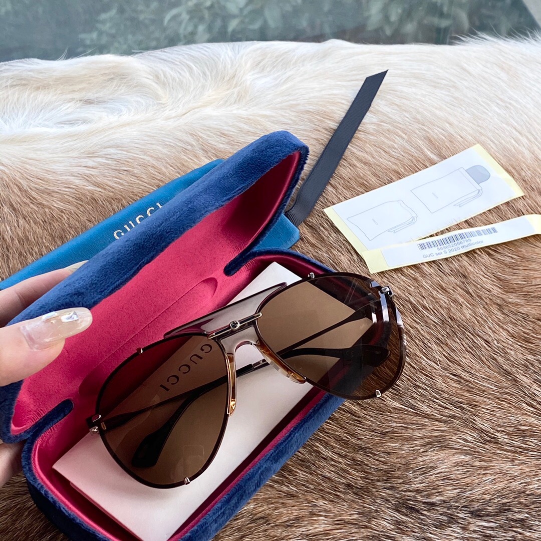 GUCCI-GOLD-FRAME-GREY-LENS-SUNGLASSES-GG0740S-001-01 GUCCI GOLD FRAME GREY LENS SUNGLASSES GG0740S 001 01