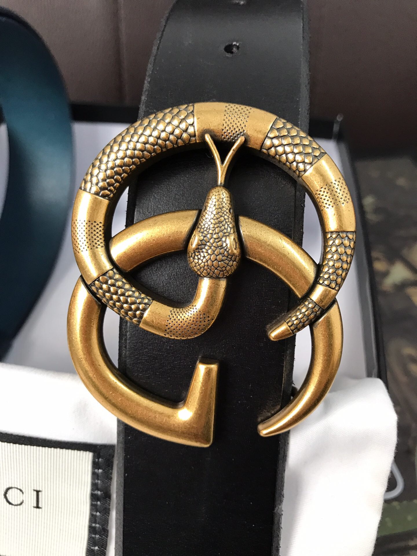 GUCCI-LEATHER-BELT-WITH-DOUBLE-G-BUCKLE-WITH-SNAKE-458949-CVE0T-1000-02 GUCCI LEATHER BELT WITH DOUBLE G BUCKLE WITH SNAKE 458949 CVE0T 1000 02