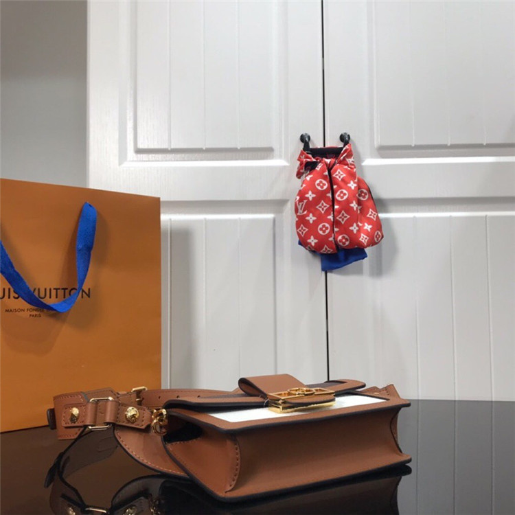 LOUIS-VUITTON-BUMBAG-DAUPHINE-M588810-04 LOUIS VUITTON BUMBAG DAUPHINE M588810 04