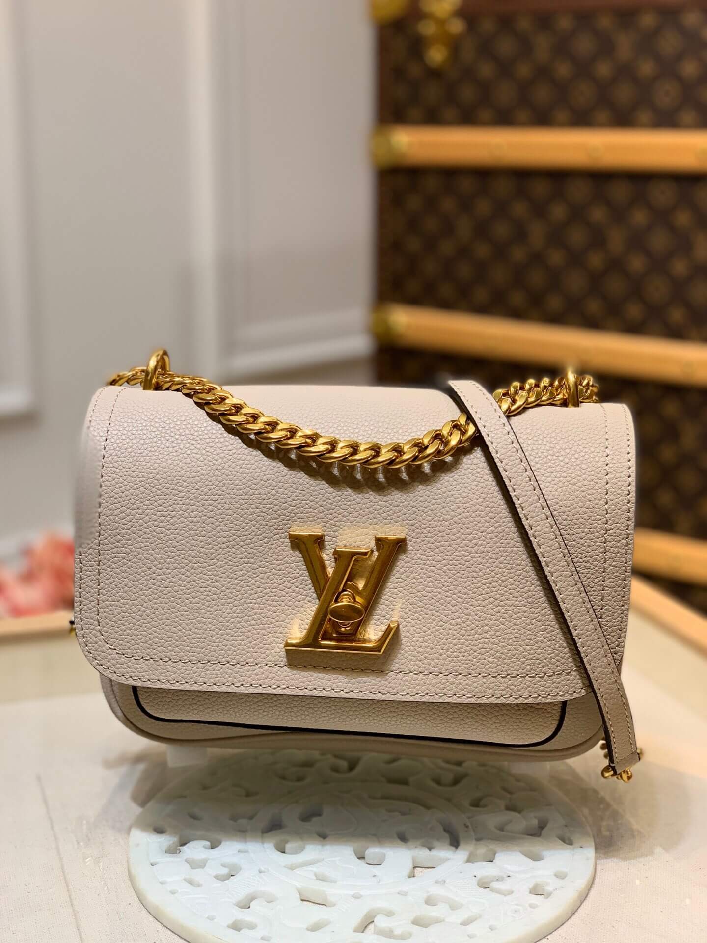 LOUIS-VUITTON-LOCKME-CHAIN-BAG-BEIGE-M57072-01 LOUIS VUITTON LOCKME CHAIN BAG BEIGE M57072 01