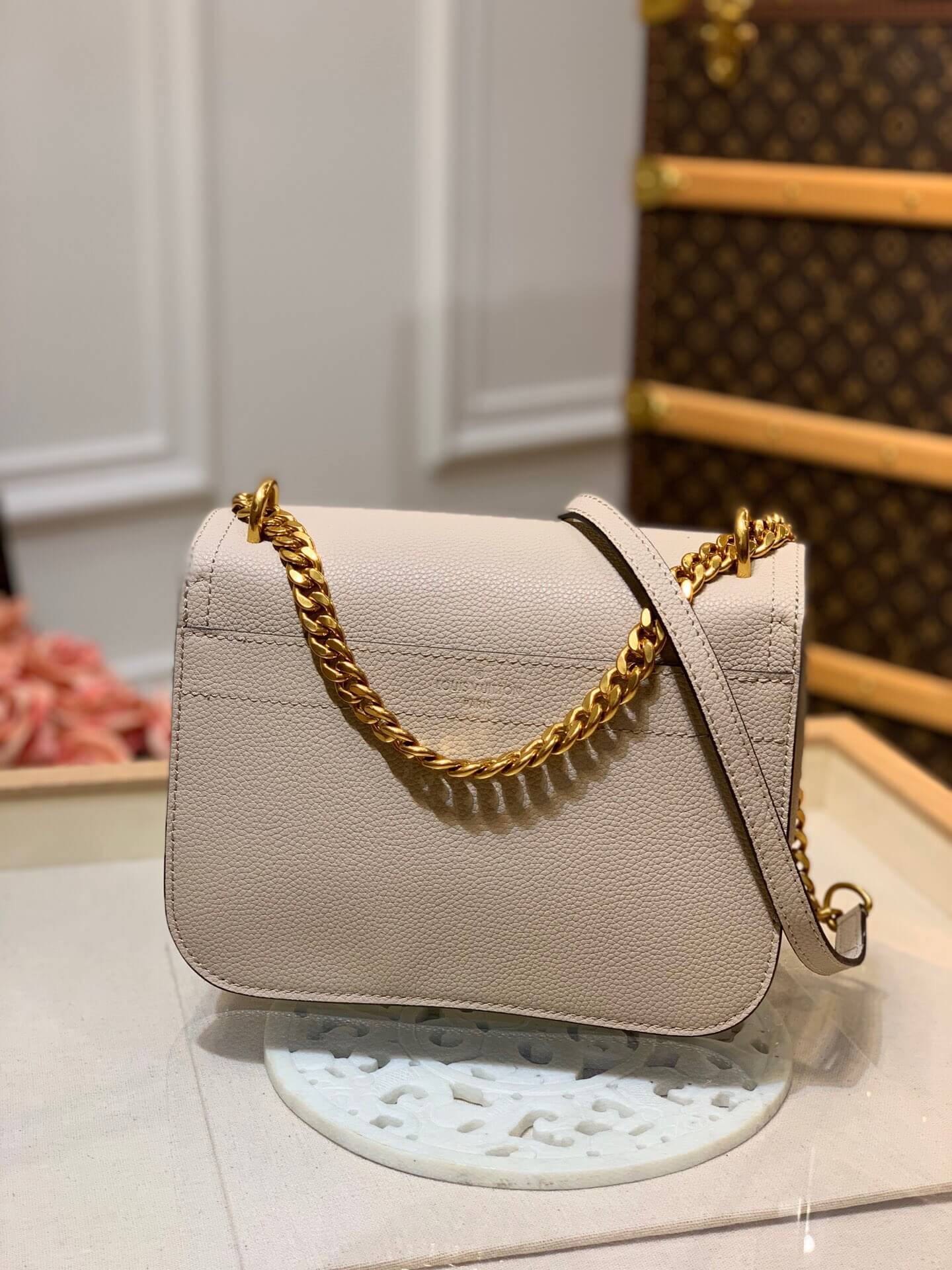 LOUIS-VUITTON-LOCKME-CHAIN-BAG-BEIGE-M57072-02 LOUIS VUITTON LOCKME CHAIN BAG BEIGE M57072 02