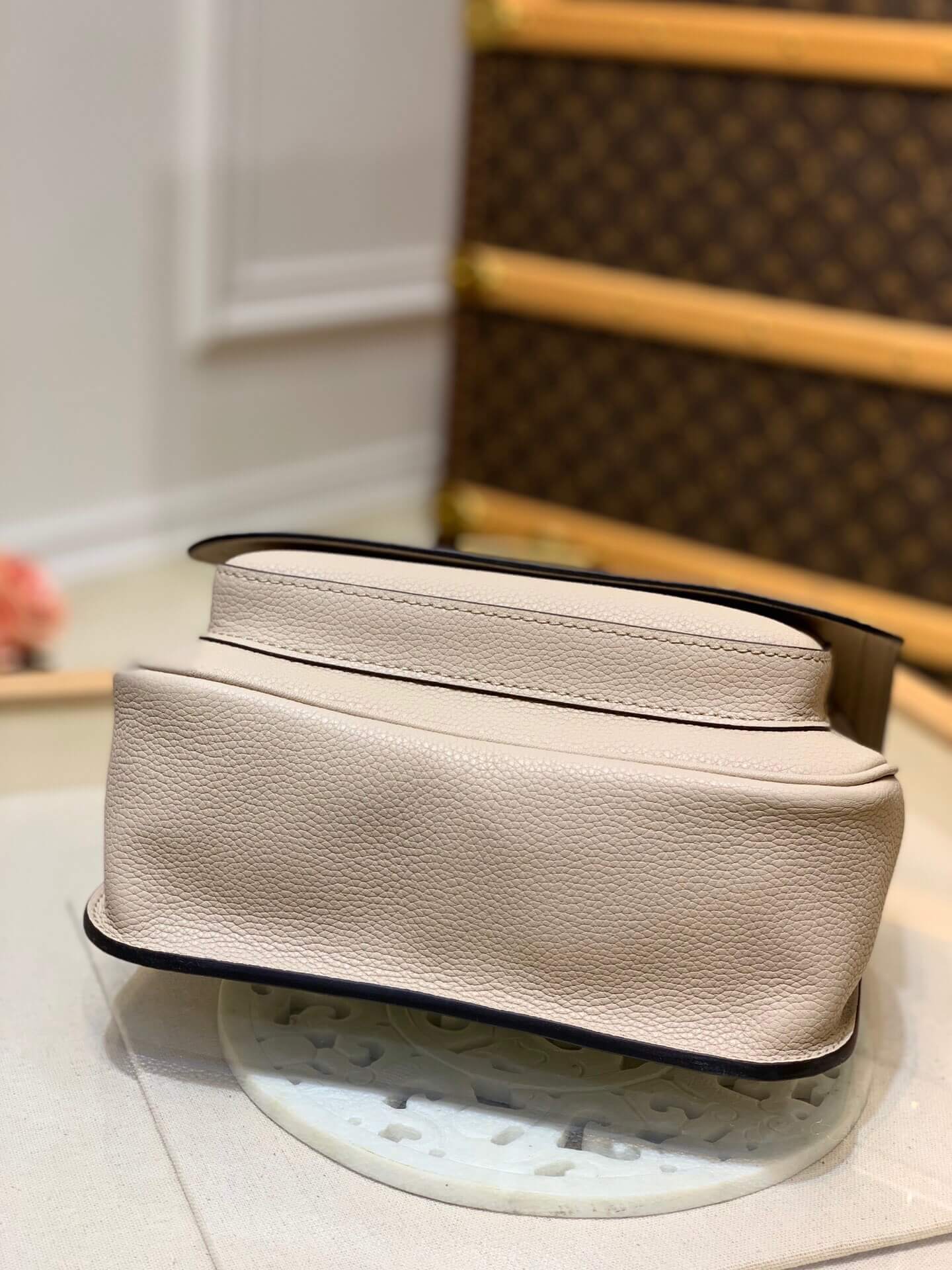 LOUIS-VUITTON-LOCKME-CHAIN-BAG-BEIGE-M57072-04 LOUIS VUITTON LOCKME CHAIN BAG BEIGE M57072 04