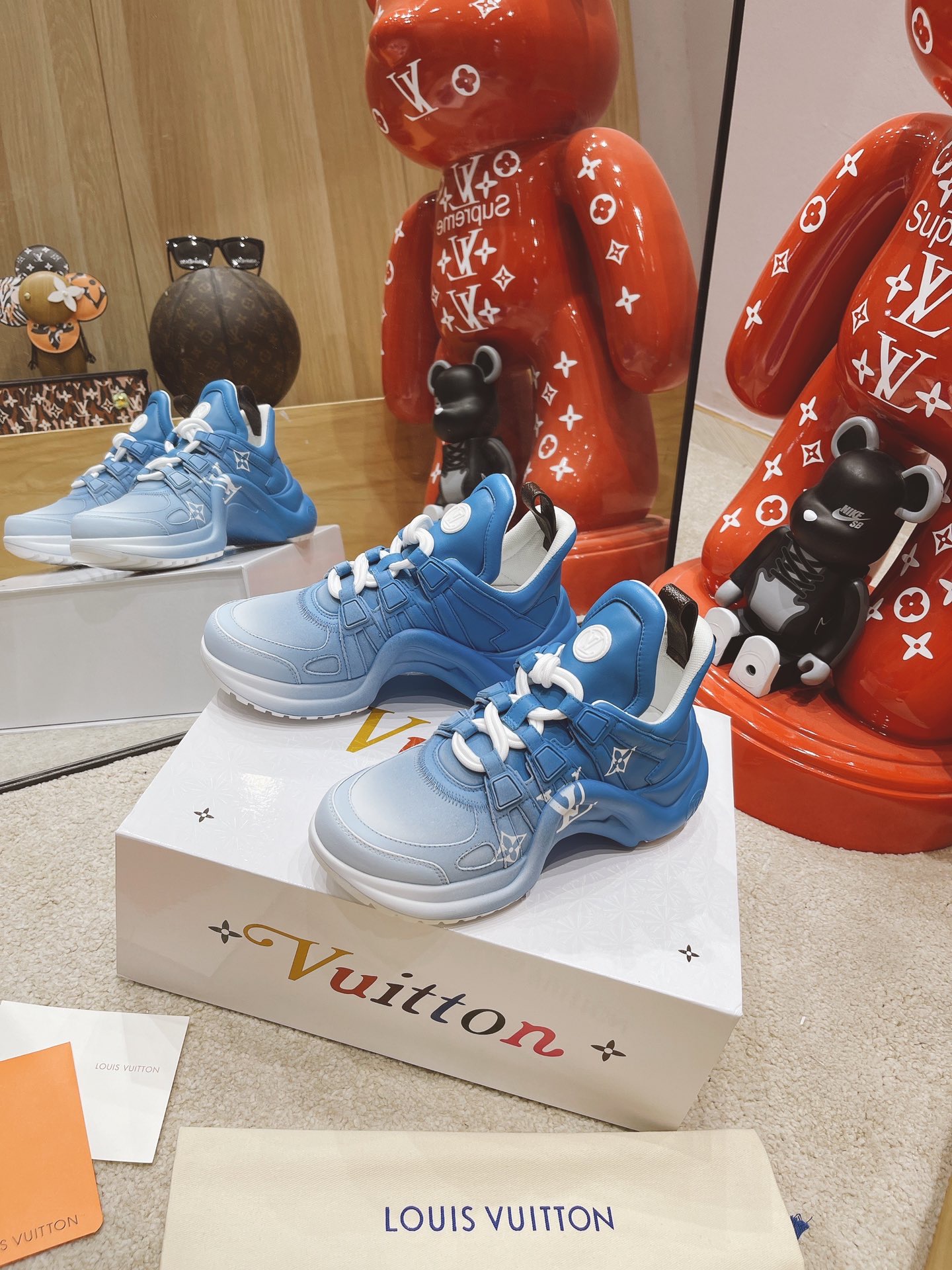 LOUIS-VUITTON-LV-ARCHLIGHT-SNEAKER-1A8SYQ-01 LOUIS VUITTON LV ARCHLIGHT SNEAKER 1A8SYQ 01