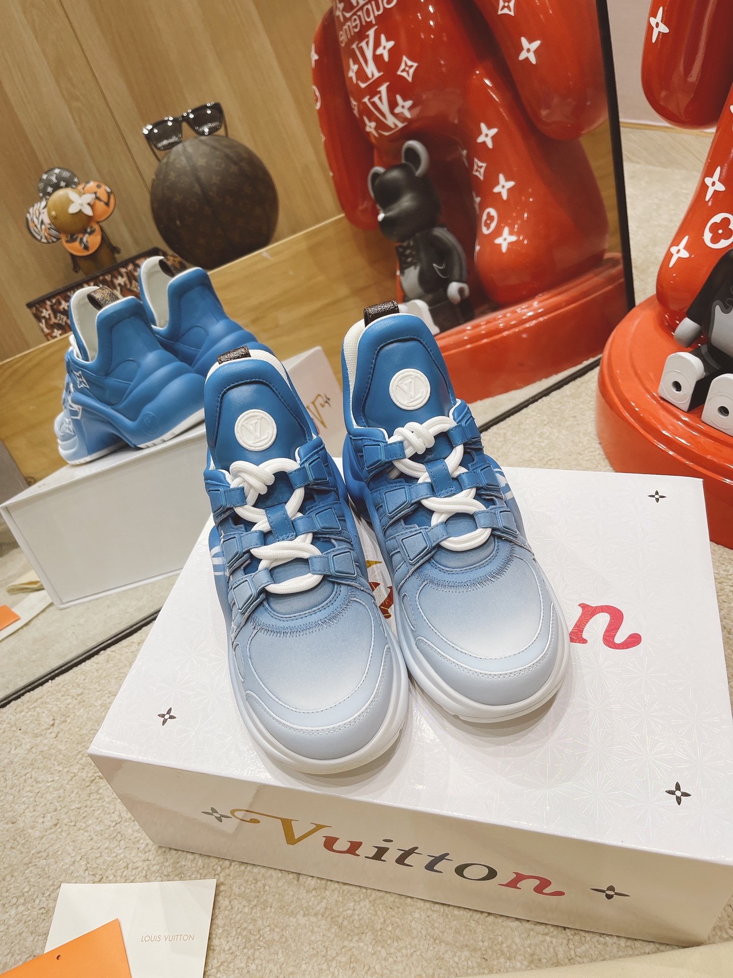 LOUIS-VUITTON-LV-ARCHLIGHT-SNEAKER-1A8SYQ-03 LOUIS VUITTON LV ARCHLIGHT SNEAKER 1A8SYQ 03