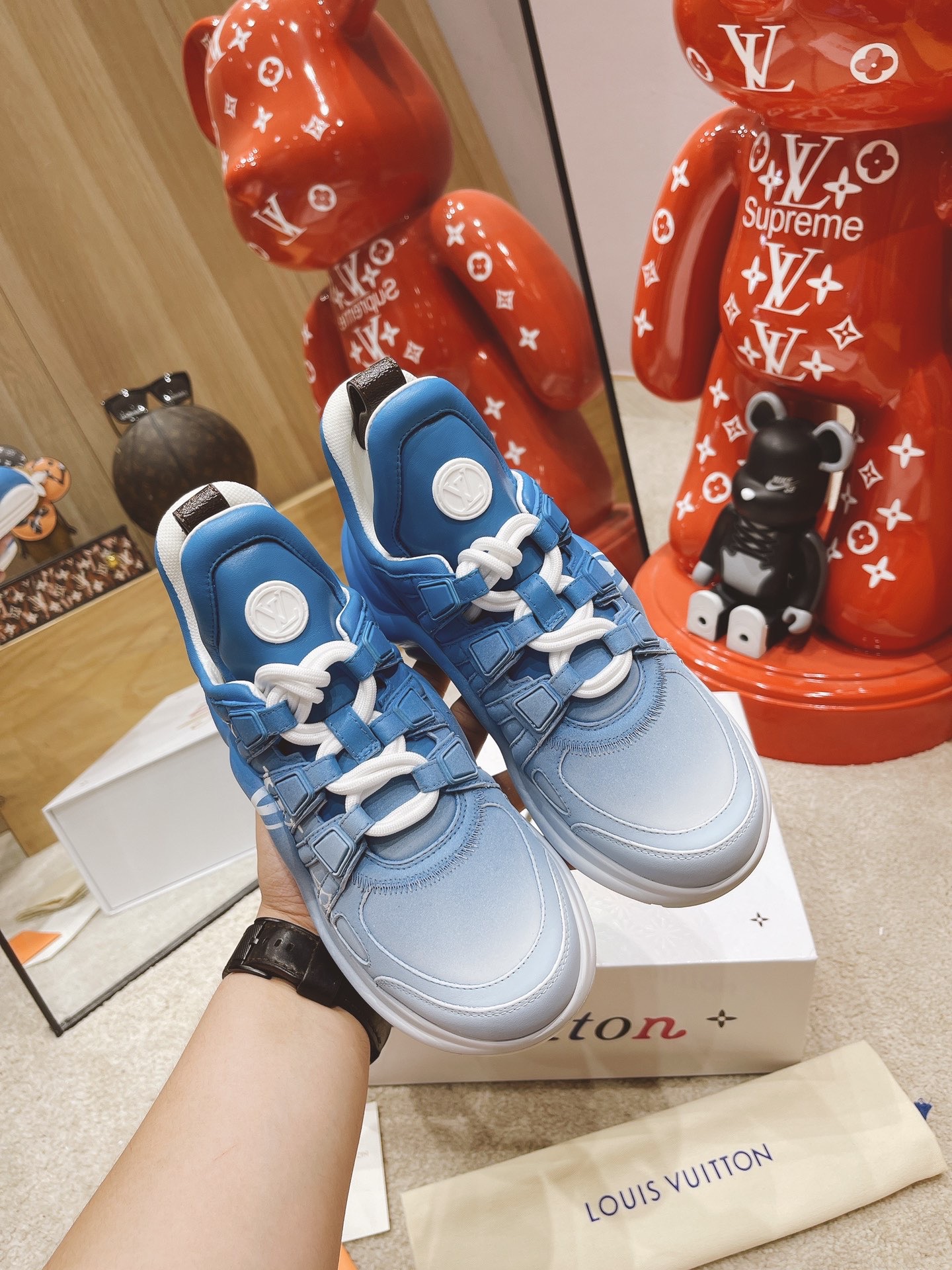 LOUIS-VUITTON-LV-ARCHLIGHT-SNEAKER-1A8SYQ-05 LOUIS VUITTON LV ARCHLIGHT SNEAKER 1A8SYQ 05