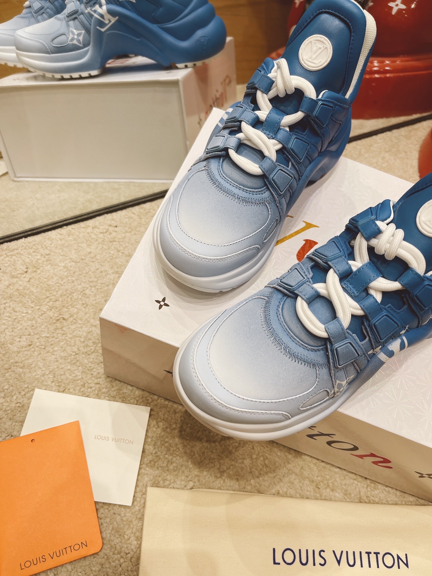 LOUIS-VUITTON-LV-ARCHLIGHT-SNEAKER-1A8SYQ-07 LOUIS VUITTON LV ARCHLIGHT SNEAKER 1A8SYQ 07