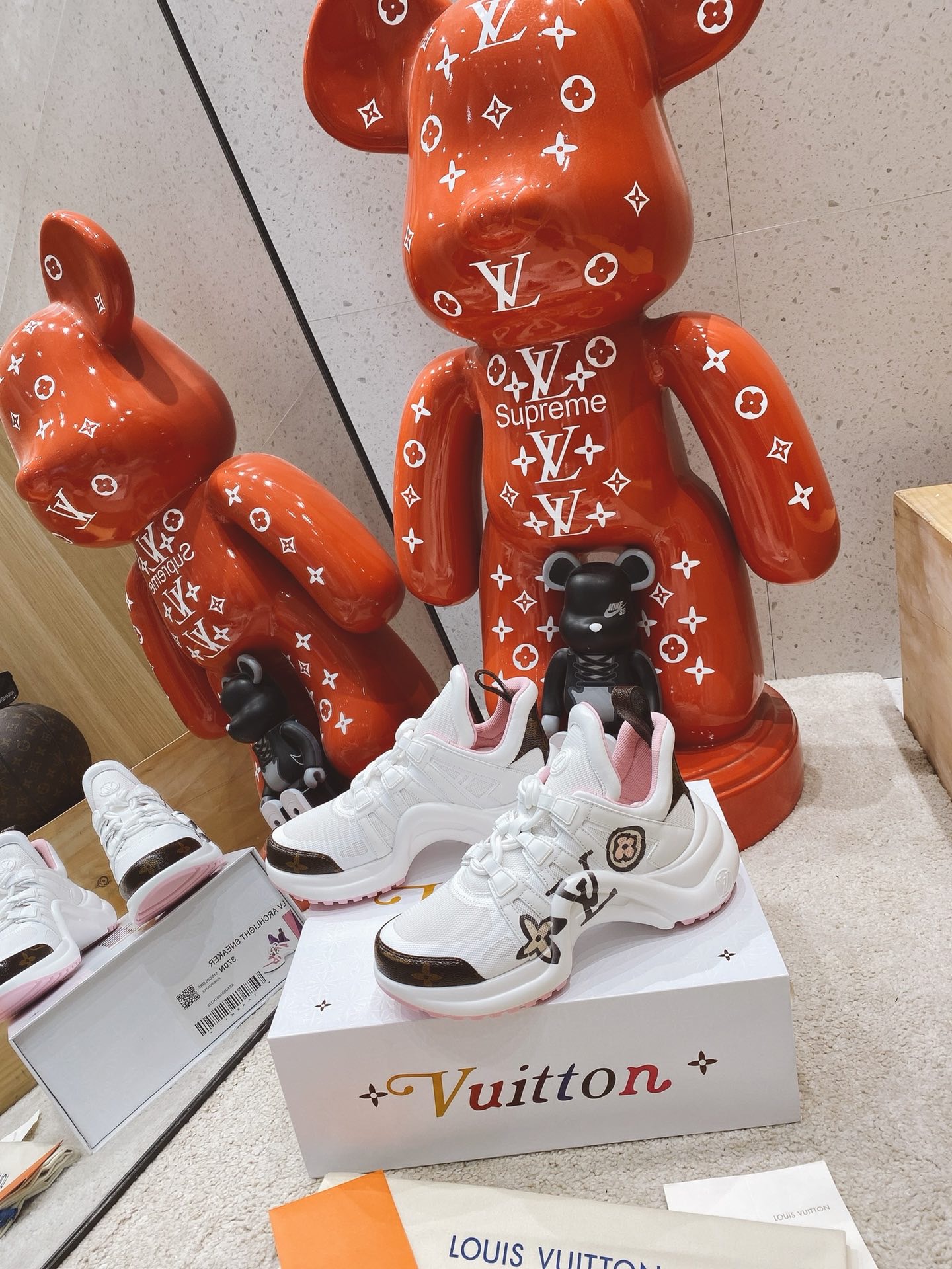 LOUIS-VUITTON-LV-ARCHLIGHT-SNEAKER-1A93XA-01 LOUIS VUITTON LV ARCHLIGHT SNEAKER 1A93XA 01