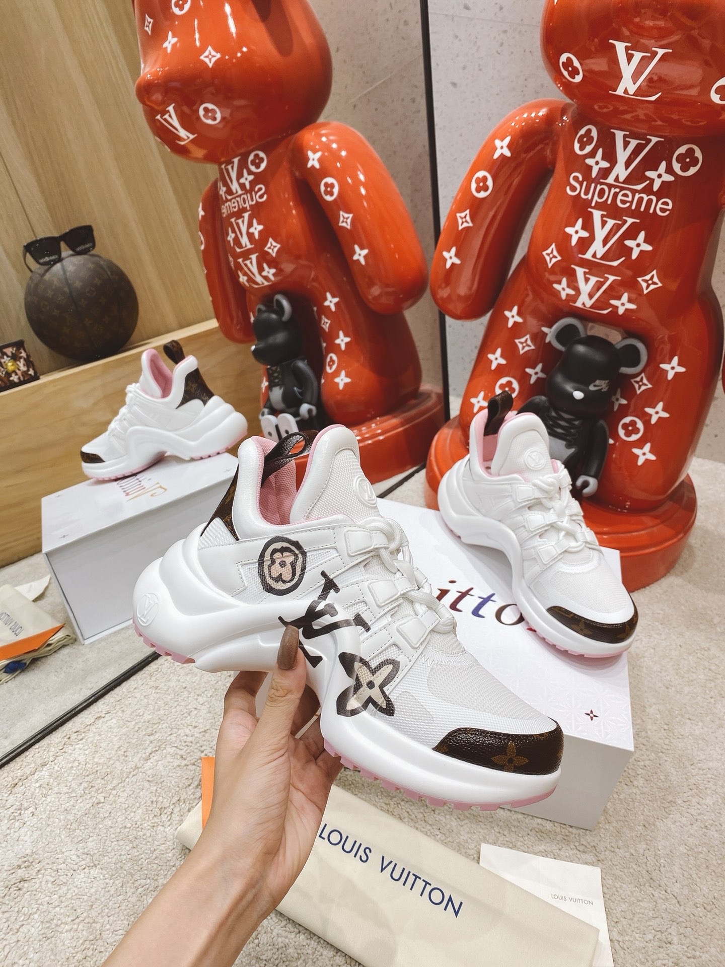 LOUIS-VUITTON-LV-ARCHLIGHT-SNEAKER-1A93XA-04 LOUIS VUITTON LV ARCHLIGHT SNEAKER 1A93XA 04