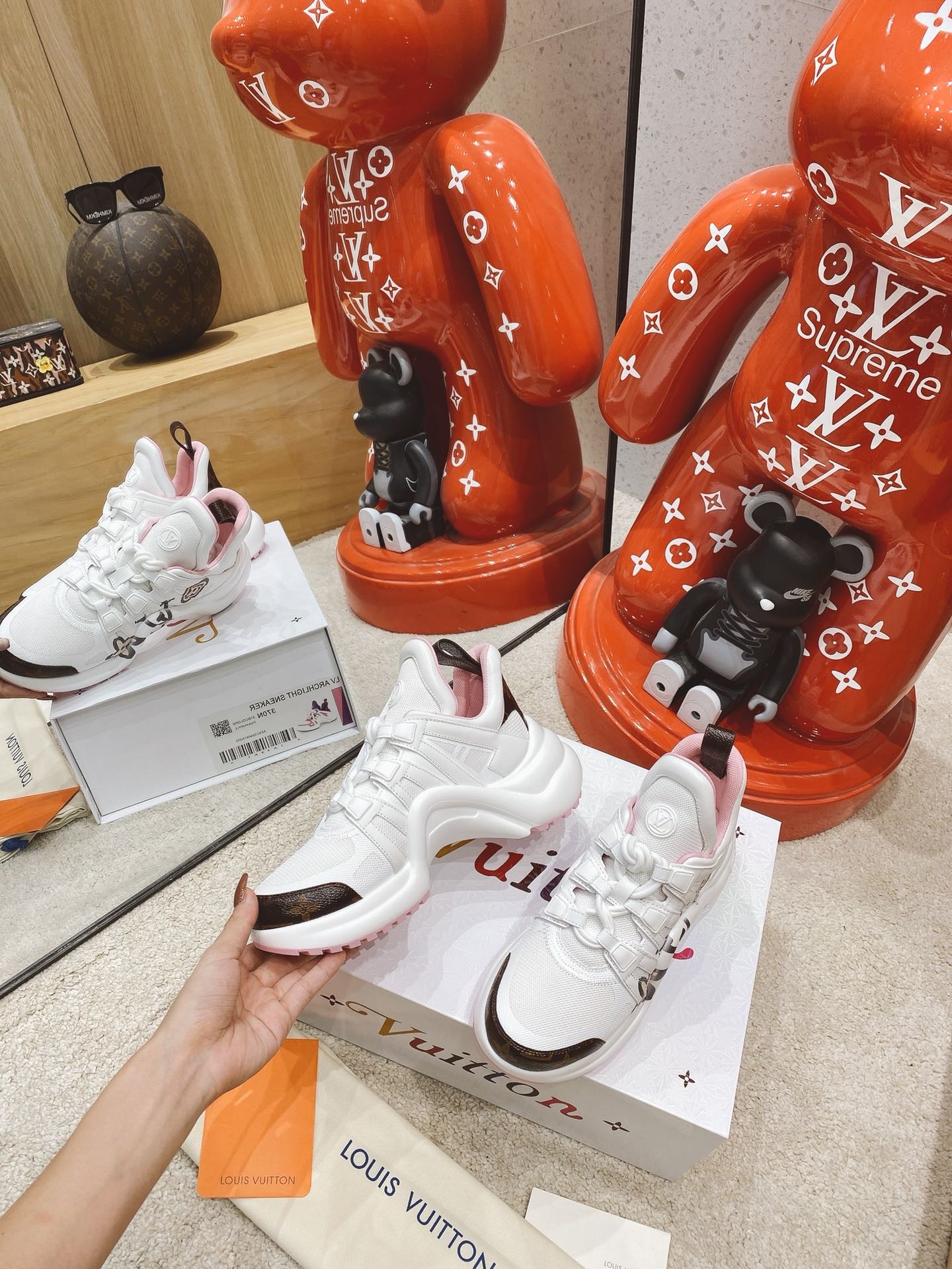 LOUIS-VUITTON-LV-ARCHLIGHT-SNEAKER-1A93XA-05 LOUIS VUITTON LV ARCHLIGHT SNEAKER 1A93XA 05