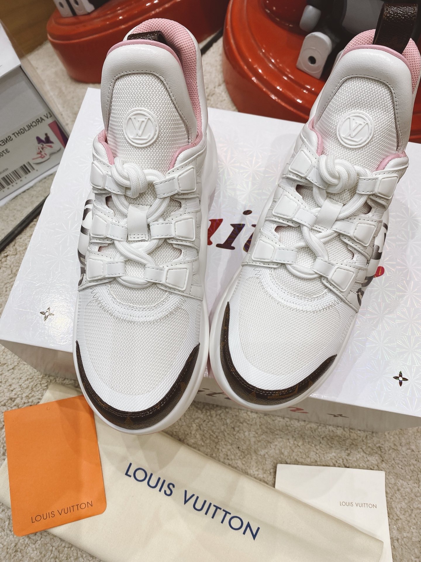LOUIS-VUITTON-LV-ARCHLIGHT-SNEAKER-1A93XA-06 LOUIS VUITTON LV ARCHLIGHT SNEAKER 1A93XA 06