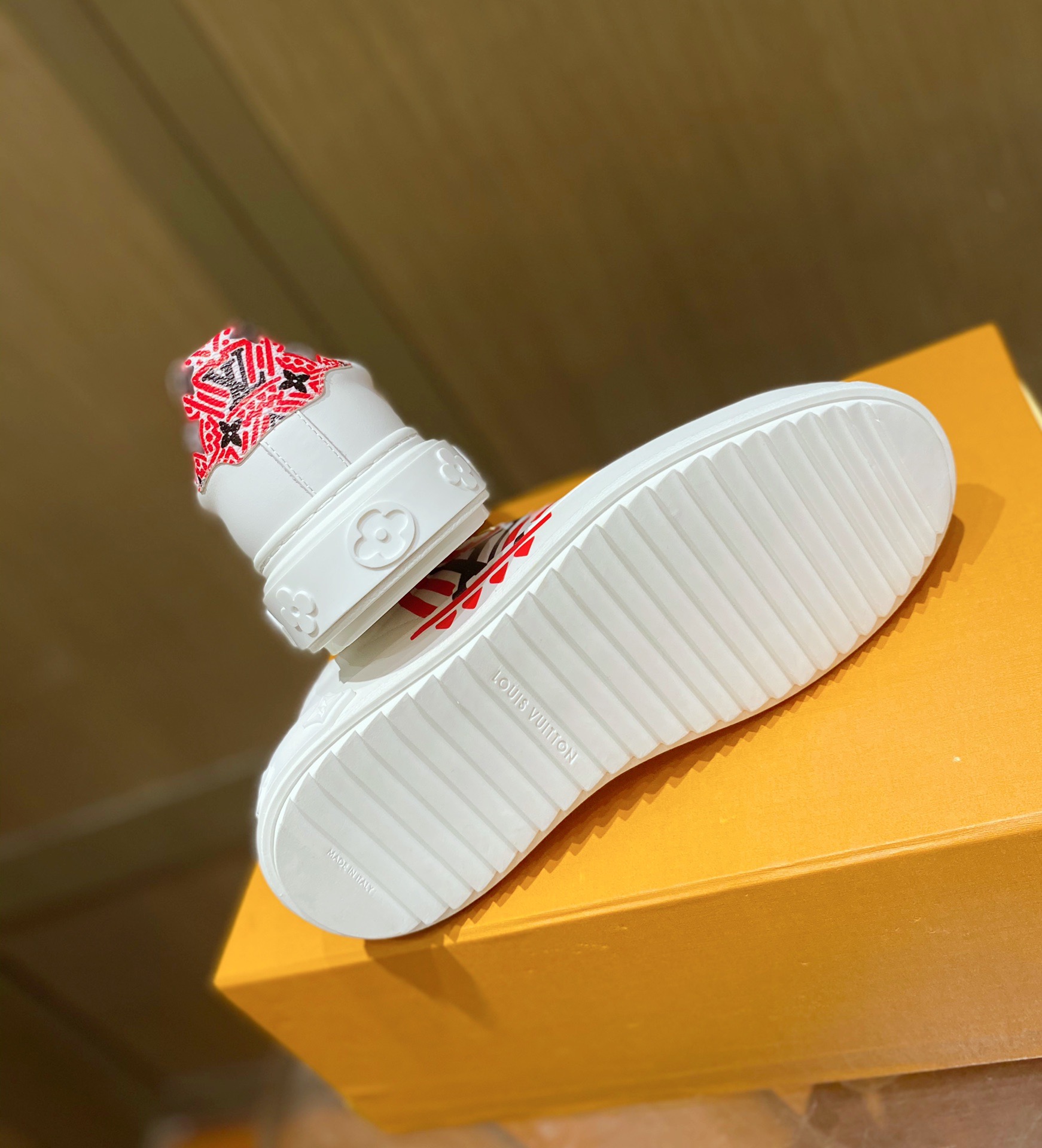 LOUIS-VUITTON-LV-CRAFTY-TIME-OUT-SNEAKER-1A85O6-05 LOUIS VUITTON LV CRAFTY TIME OUT SNEAKER 1A85O6 05