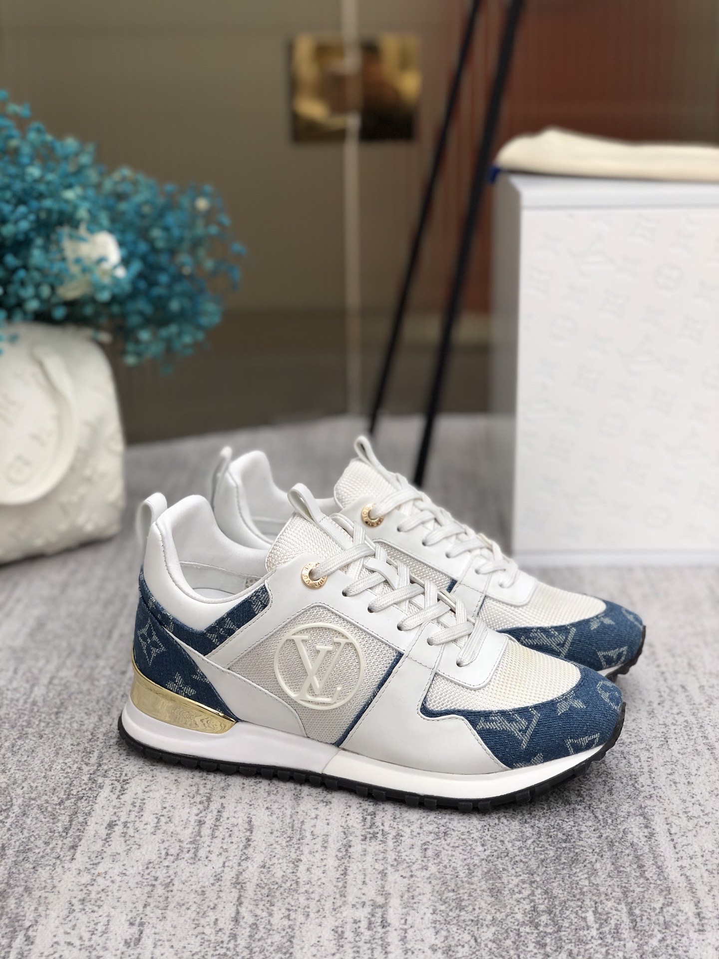 LOUIS-VUITTON-LV-RUN-AWAY-SNEAKER-1A4WP7-01 LOUIS VUITTON LV RUN AWAY SNEAKER 1A4WP7 01