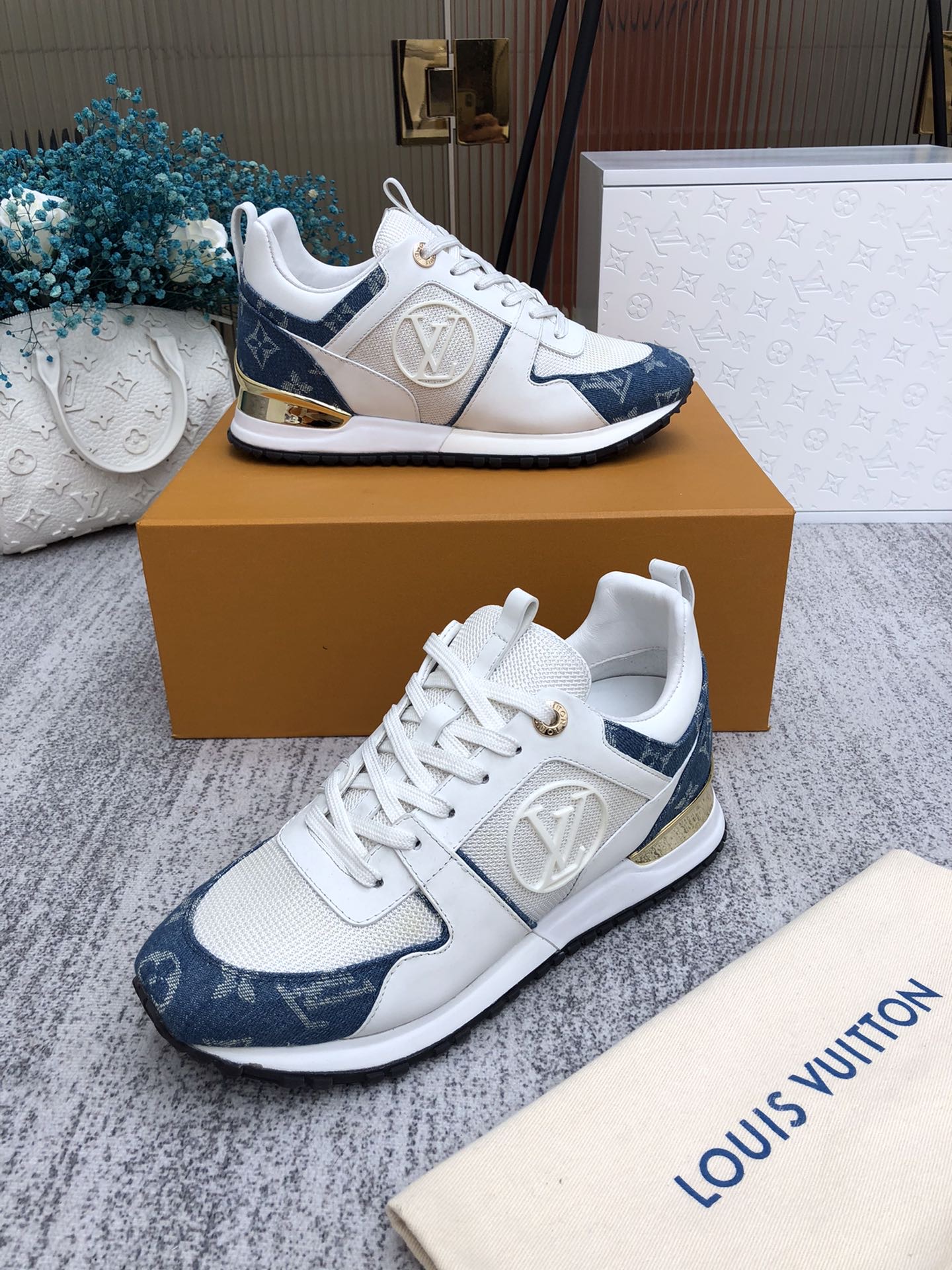 LOUIS-VUITTON-LV-RUN-AWAY-SNEAKER-1A4WP7-03 LOUIS VUITTON LV RUN AWAY SNEAKER 1A4WP7 03