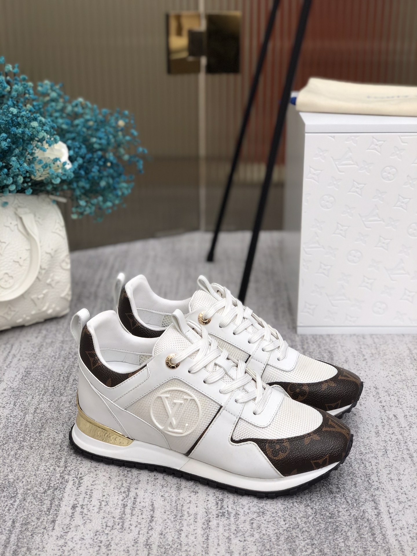 LOUIS-VUITTON-LV-RUN-AWAY-SNEAKER-1A4XNL-01 LOUIS VUITTON LV RUN AWAY SNEAKER 1A4XNL 01