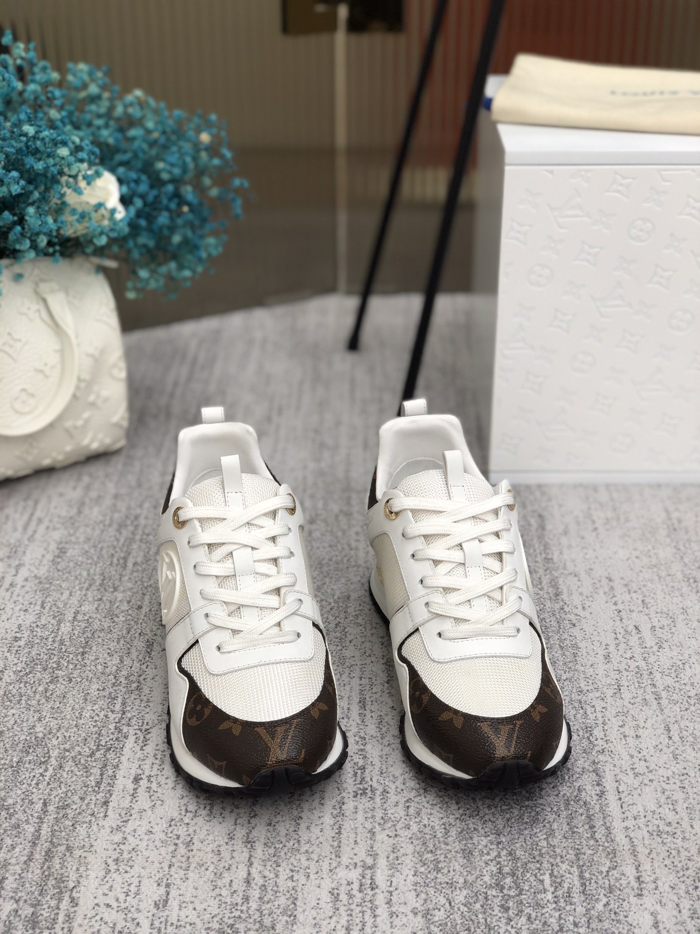 LOUIS-VUITTON-LV-RUN-AWAY-SNEAKER-1A4XNL-02 LOUIS VUITTON LV RUN AWAY SNEAKER 1A4XNL 02