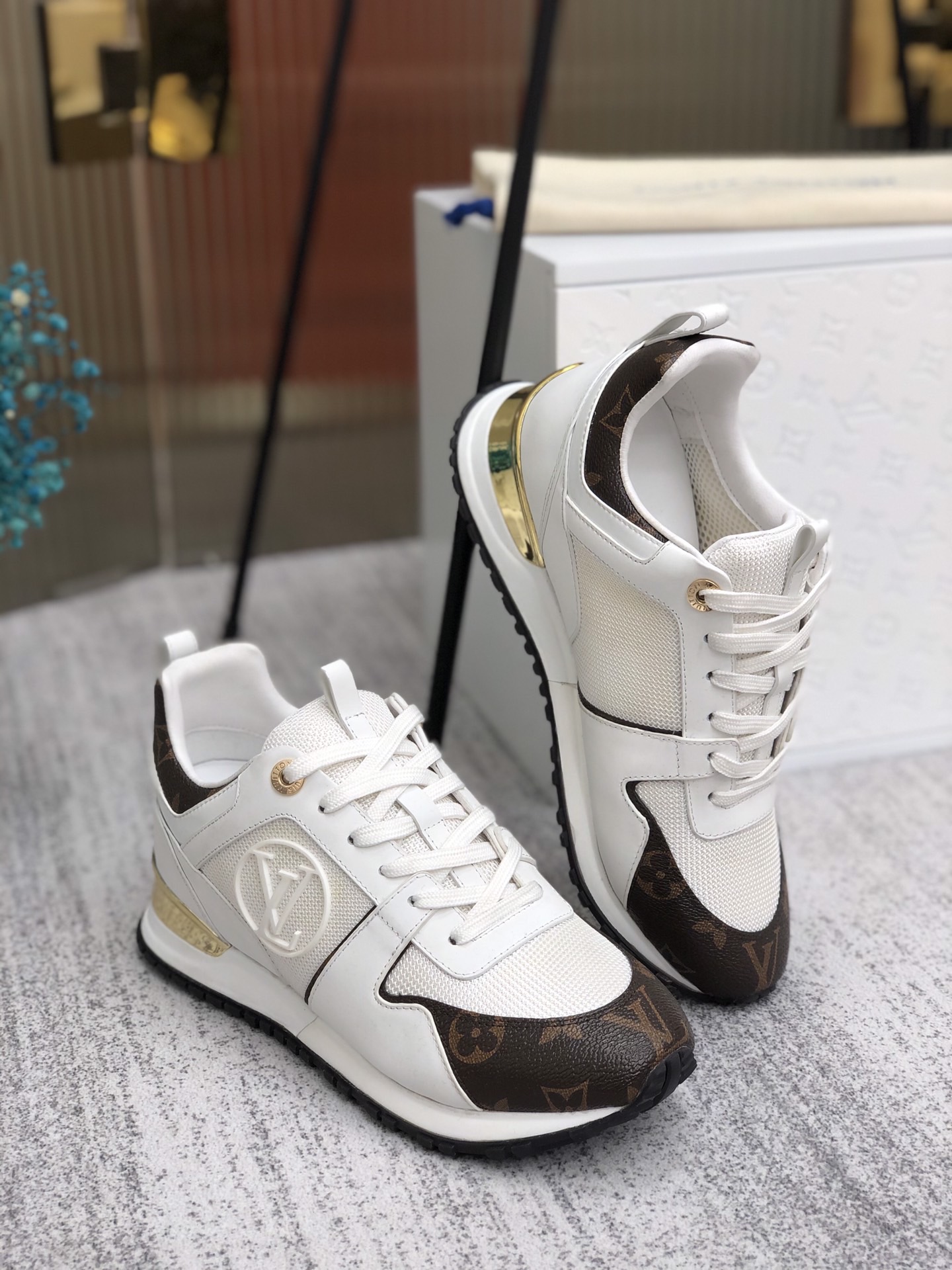 LOUIS-VUITTON-LV-RUN-AWAY-SNEAKER-1A4XNL-04 LOUIS VUITTON LV RUN AWAY SNEAKER 1A4XNL 04