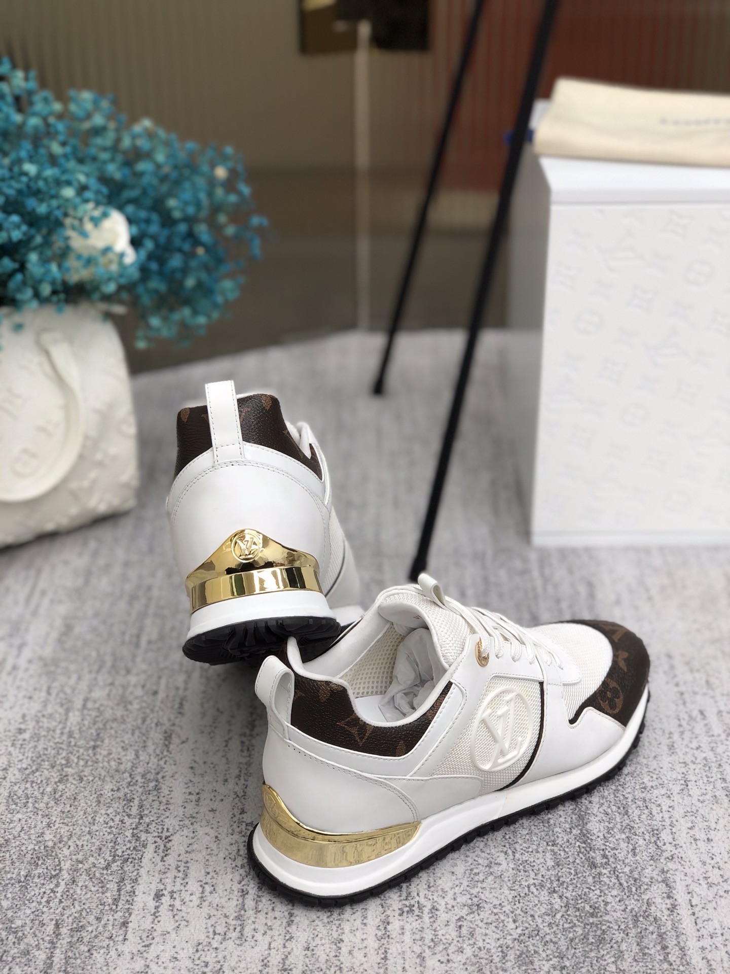 LOUIS-VUITTON-LV-RUN-AWAY-SNEAKER-1A4XNL-05 LOUIS VUITTON LV RUN AWAY SNEAKER 1A4XNL 05