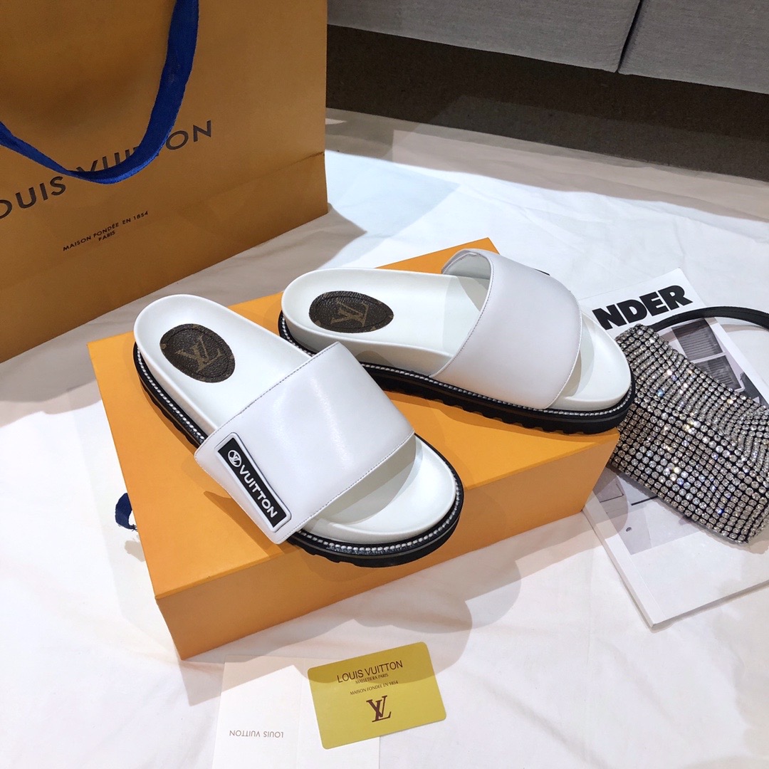 LOUIS VUITTON LV SUNSET FLAT COMFORT MULE 1A93SV 01 LOUIS VUITTON LV SUNSET FLAT COMFORT MULE 1A93SV 01