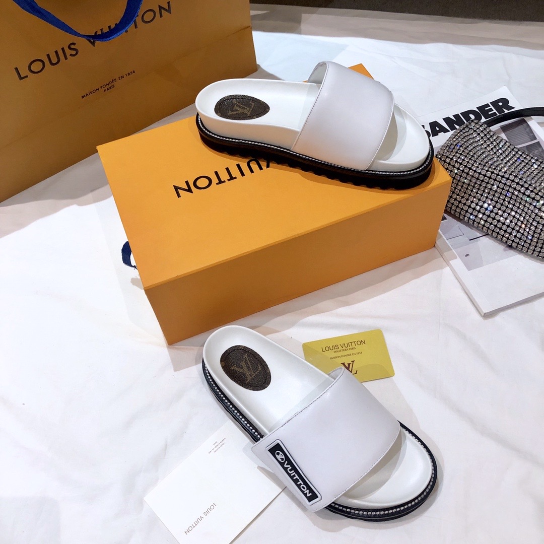 LOUIS VUITTON LV SUNSET FLAT COMFORT MULE 1A93SV 04 LOUIS VUITTON LV SUNSET FLAT COMFORT MULE 1A93SV 04