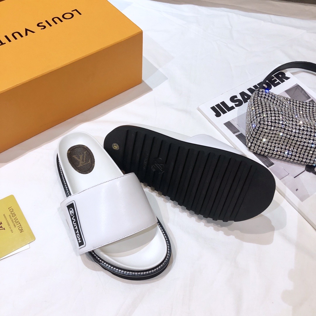 LOUIS VUITTON LV SUNSET FLAT COMFORT MULE 1A93SV 06 LOUIS VUITTON LV SUNSET FLAT COMFORT MULE 1A93SV 06