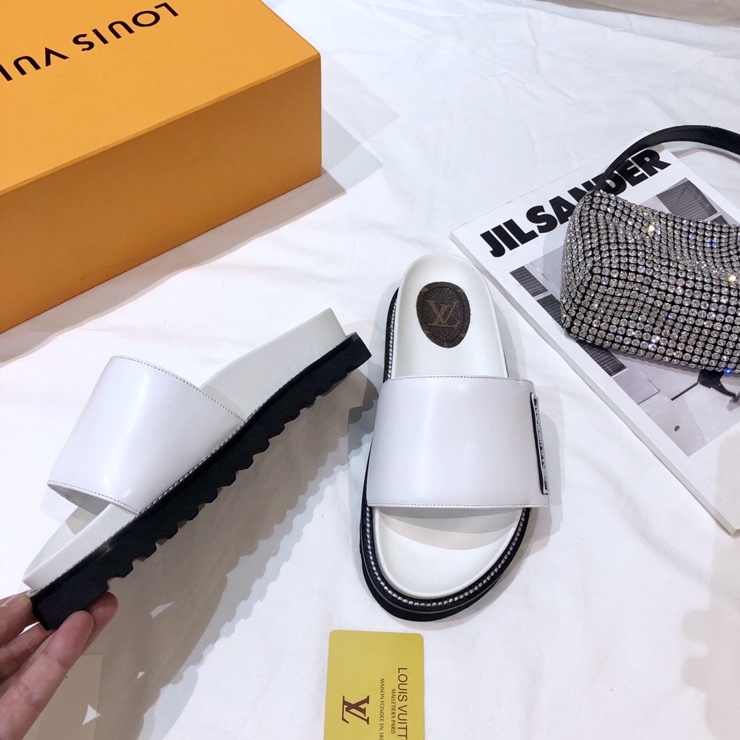 LOUIS VUITTON LV SUNSET FLAT COMFORT MULE 1A93SV 07 LOUIS VUITTON LV SUNSET FLAT COMFORT MULE 1A93SV 07