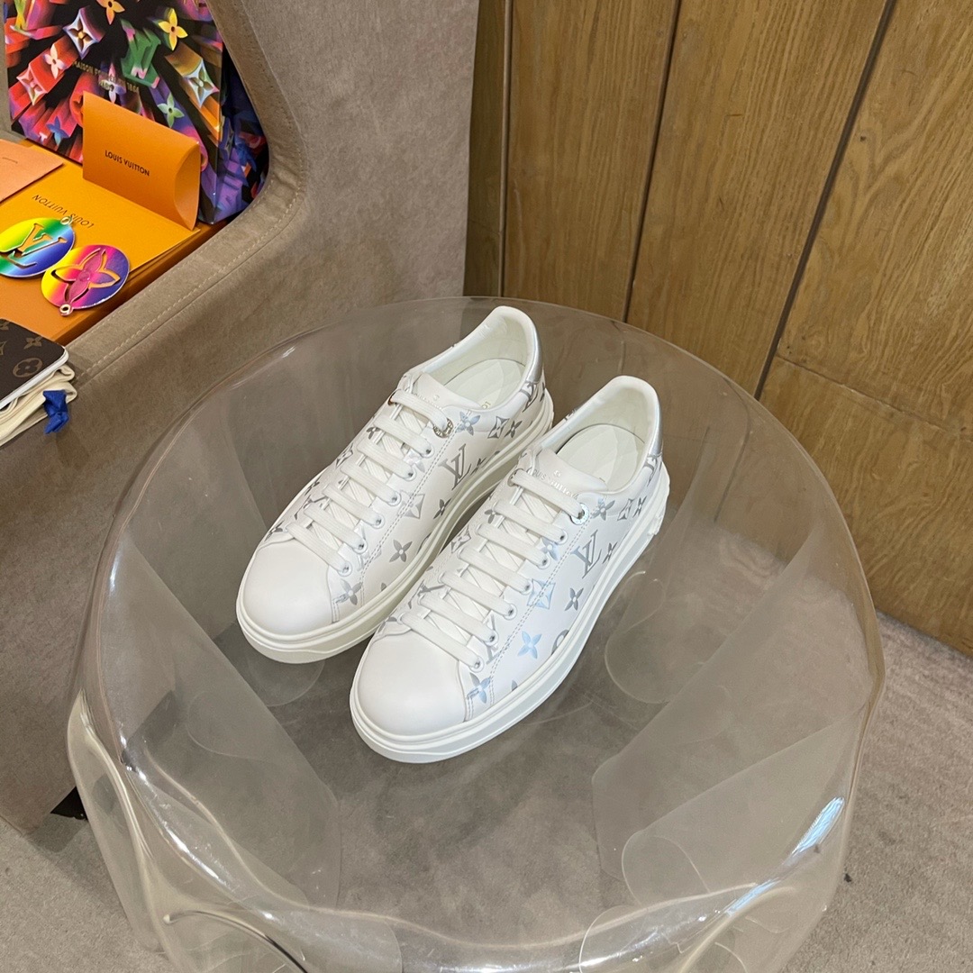 LOUIS VUITTON LV TIME OUT SNEAKER 1A8TAI 03 LOUIS VUITTON LV TIME OUT SNEAKER 1A8TAI 03