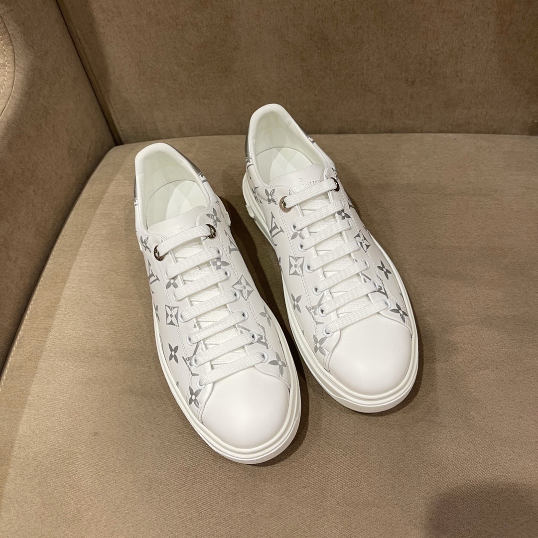 LOUIS VUITTON LV TIME OUT SNEAKER 1A8TAI 08 LOUIS VUITTON LV TIME OUT SNEAKER 1A8TAI 08
