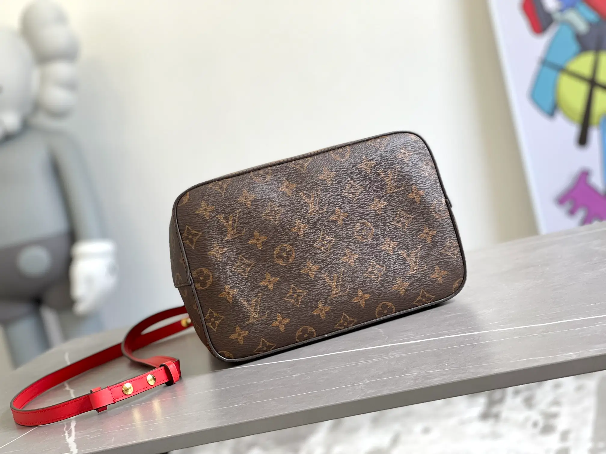 LOUIS VUITTON NÉONOÉ MM BUCKET BAG COQUELICOT RED M44021_4 LOUIS VUITTON NEONOE MM BUCKET BAG COQUELICOT RED M44021 4 1