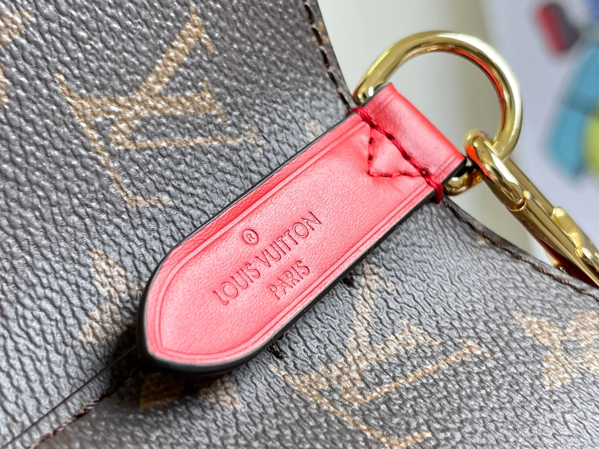 LOUIS VUITTON NÉONOÉ MM BUCKET BAG COQUELICOT RED M44021_7 LOUIS VUITTON NEONOE MM BUCKET BAG COQUELICOT RED M44021 7