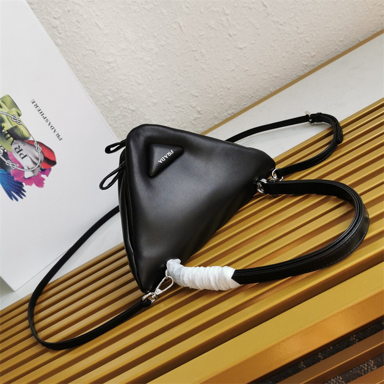 PADDED-NAPPA-LEATHER-HANDBAG-BLACK-1BA315_2DX8_F0002_V_OOO-04 PADDED NAPPA LEATHER HANDBAG BLACK 1BA315 2DX8 F0002 V OOO 04