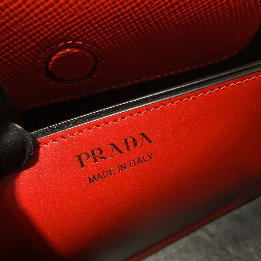PRADA-MEDIUM-SAFFIANO-LEATHER-PRADA-MATINÉE-BAG-FIERY-RED-1BA282_2ERX_F068Z_V_MOE-09 PRADA MEDIUM SAFFIANO LEATHER PRADA MATINEE BAG FIERY RED 1BA282 2ERX F068Z V MOE 09