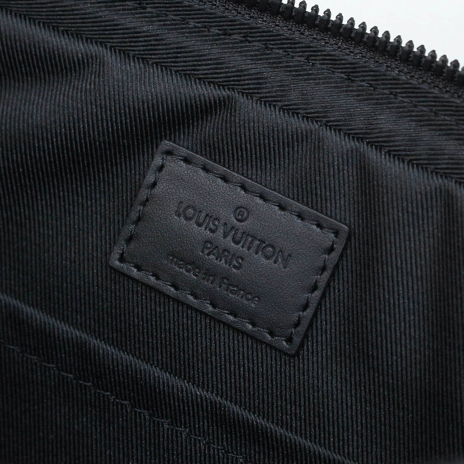 louis-vuitton-duo-messenger-monogram-shadow-leather-bags-M69827-011 louis vuitton duo messenger monogram shadow leather bags M69827 011