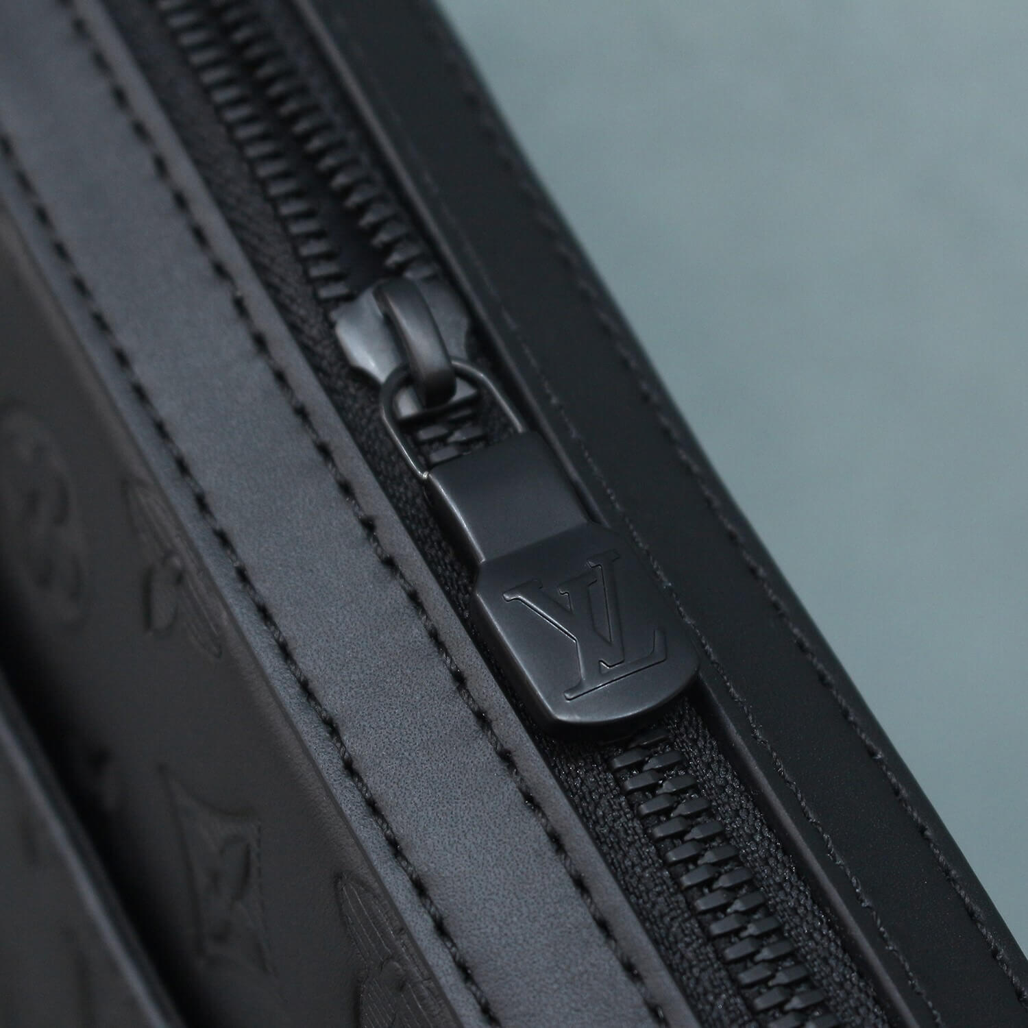 louis-vuitton-duo-messenger-monogram-shadow-leather-bags-M69827-014 louis vuitton duo messenger monogram shadow leather bags M69827 014