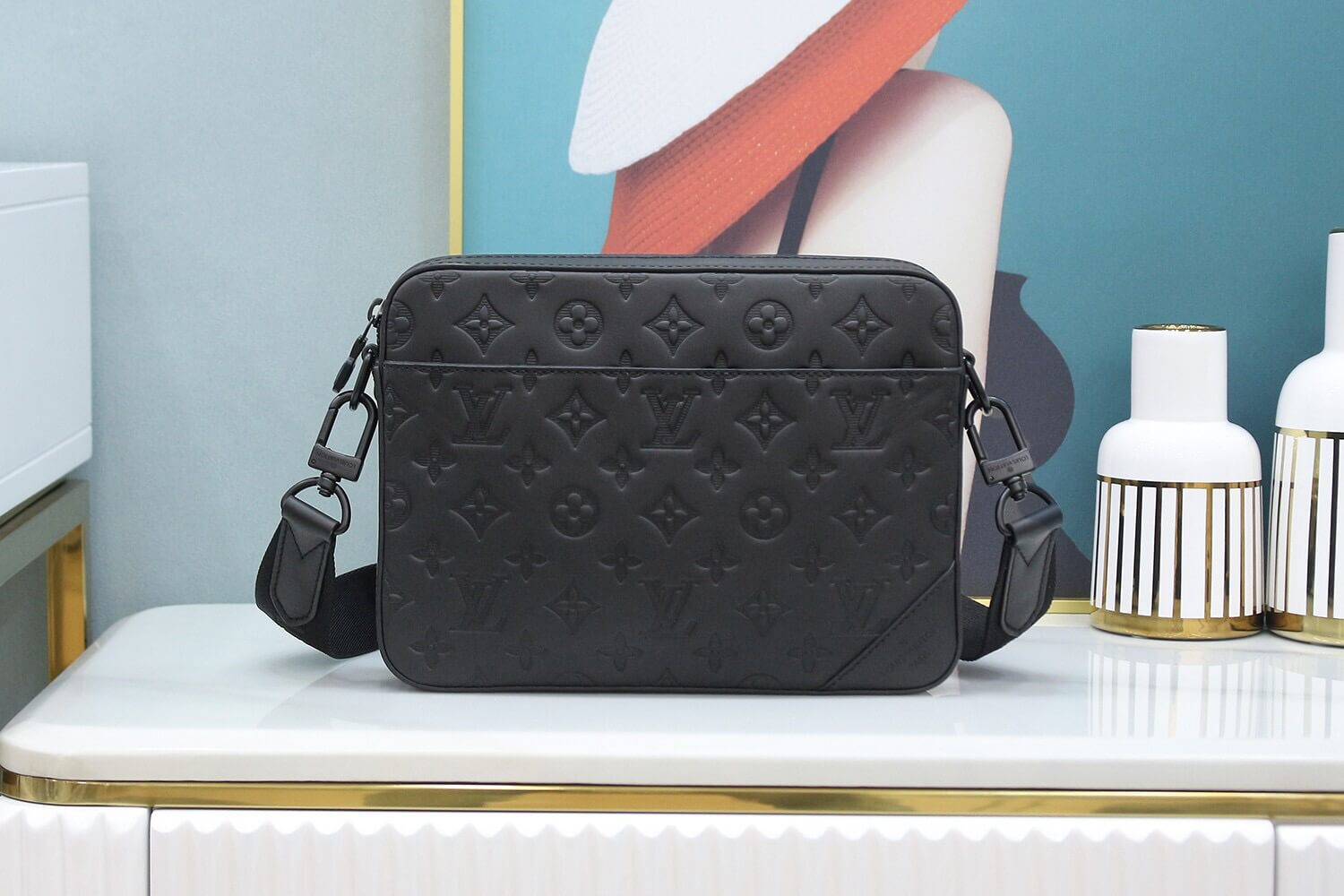 louis-vuitton-duo-messenger-monogram-shadow-leather-bags-M69827-02 louis vuitton duo messenger monogram shadow leather bags M69827 02