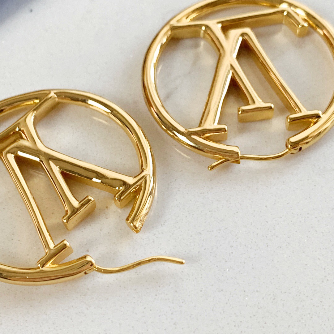 louis-vuitton-louise-hoop-earrings-fashion-jewellery-M64288-07 louis vuitton louise hoop earrings fashion jewellery M64288 07