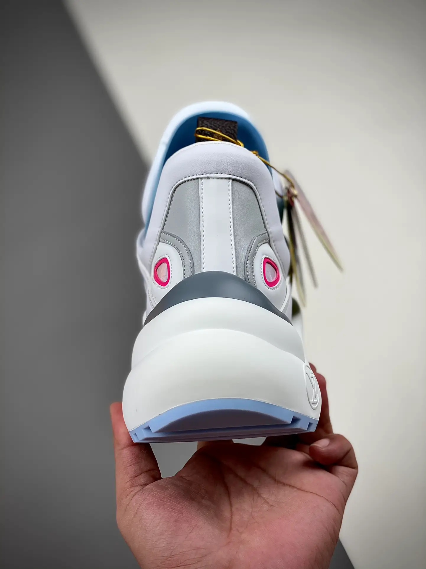 louis-vuitton-lv-archlight-sneaker-shoes-1A951J_4 louis vuitton lv archlight sneaker shoes 1A951J 4