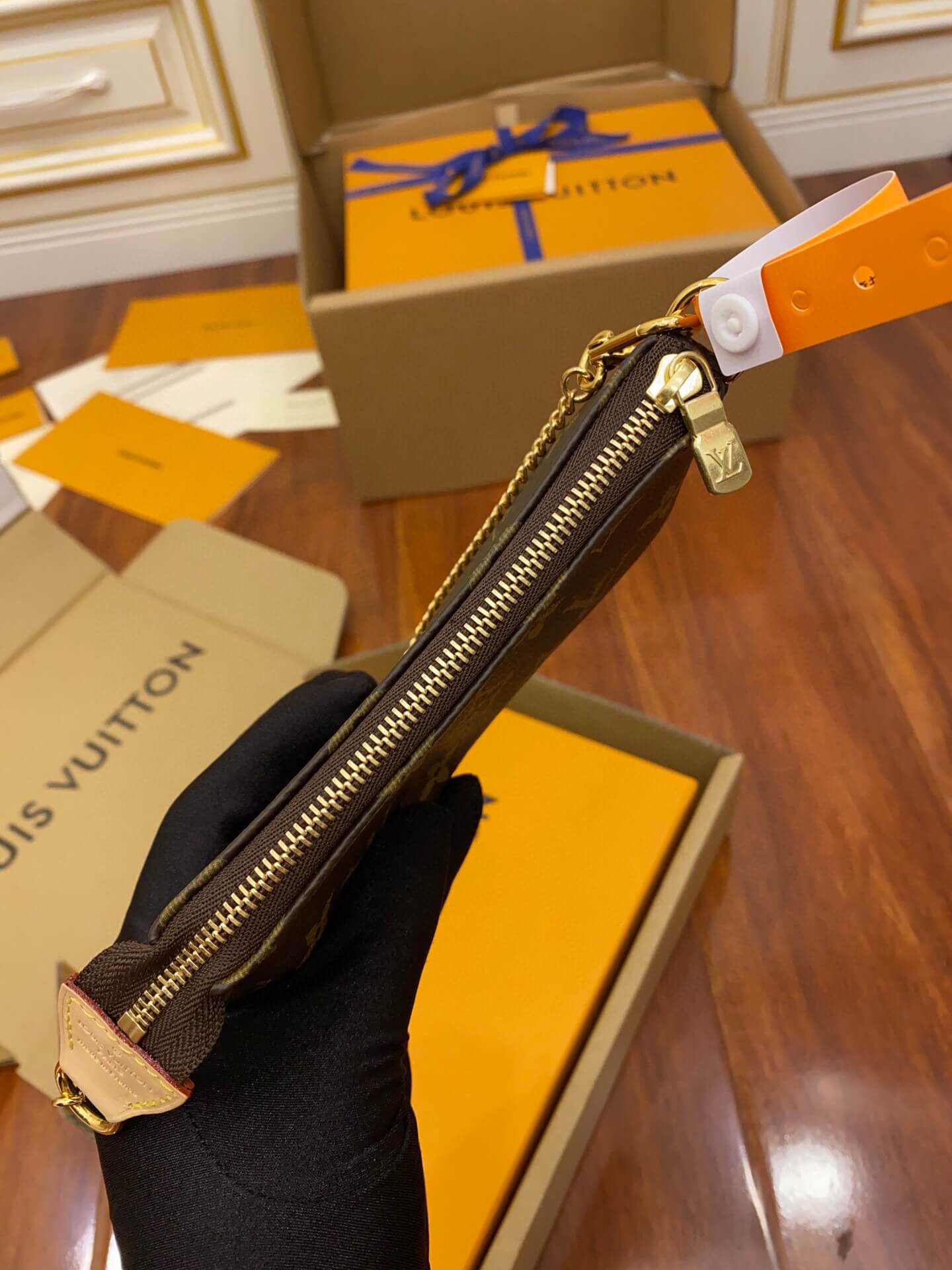 louis-vuitton-mini-pochette-accessoires-monogram-canvas-M58009-04 louis vuitton mini pochette accessoires monogram canvas M58009 04