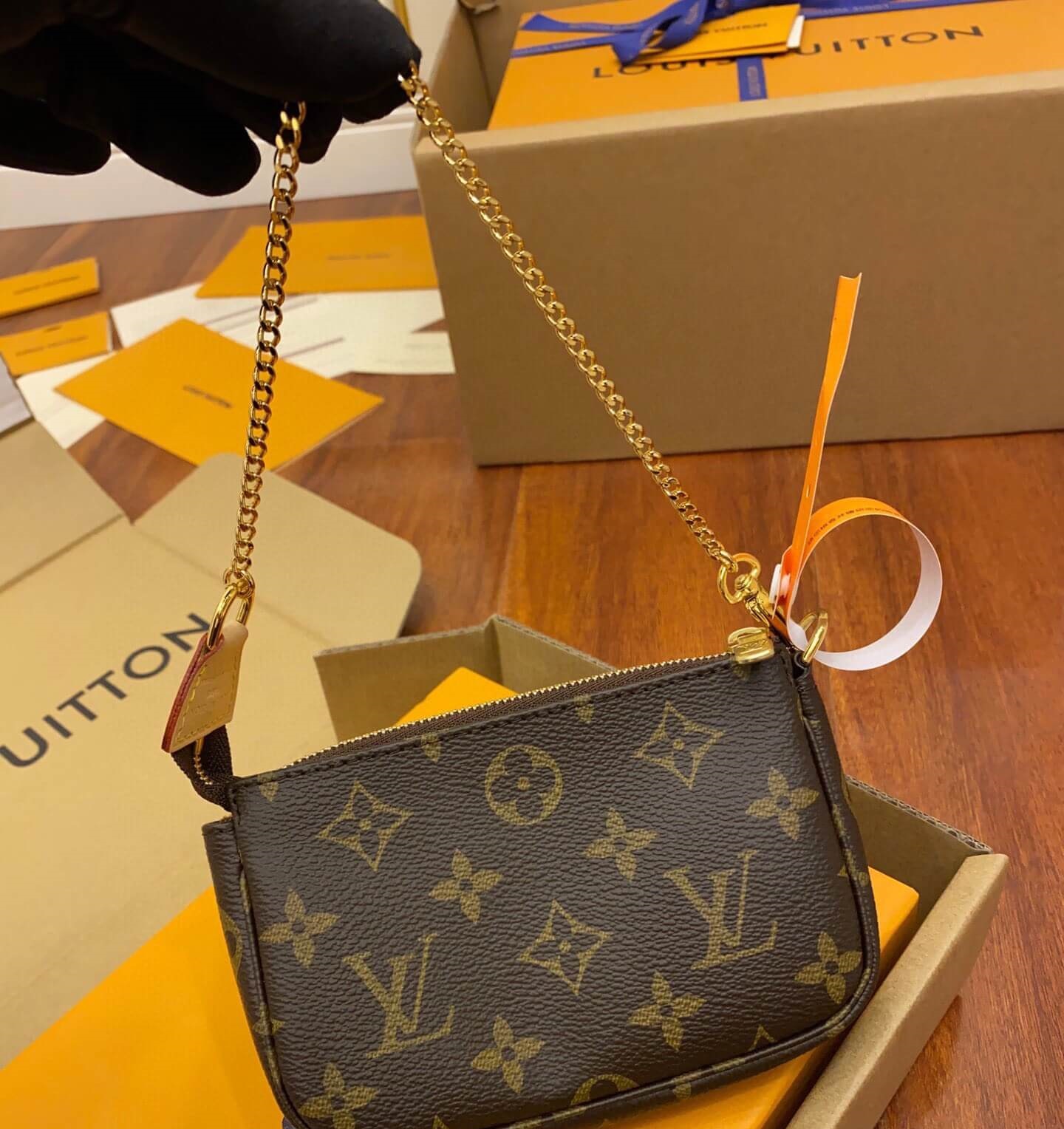 louis-vuitton-mini-pochette-accessoires-monogram-canvas-M58009-05 louis vuitton mini pochette accessoires monogram canvas M58009 05