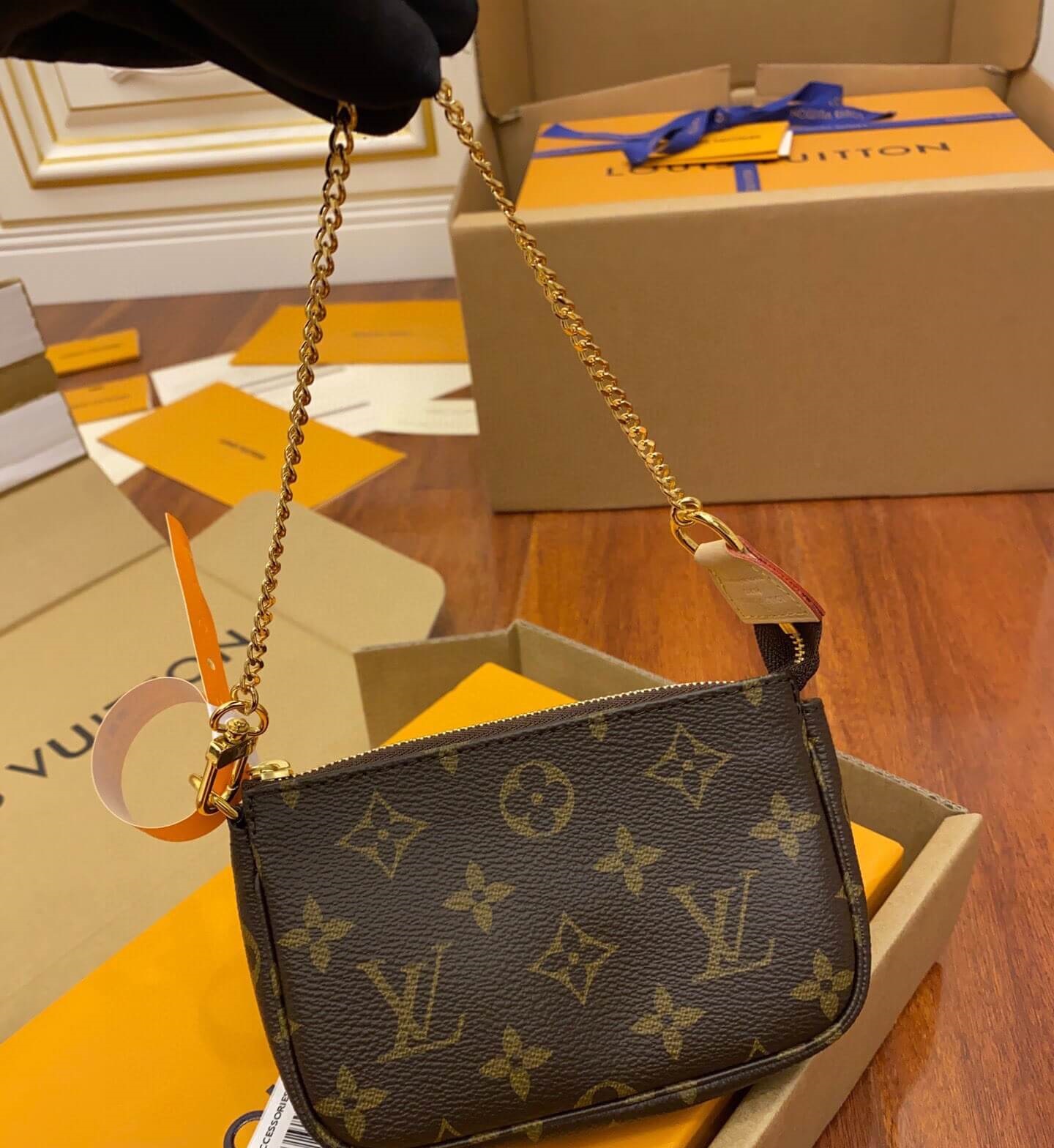 louis-vuitton-mini-pochette-accessoires-monogram-canvas-M58009-06 louis vuitton mini pochette accessoires monogram canvas M58009 06