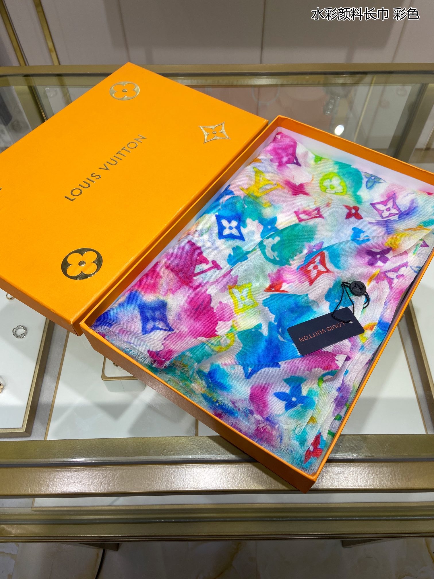 louis-vuitton-monogram-essential-watercolour-stole-scarves-M76750-01 louis vuitton monogram essential watercolour stole scarves M76750 01