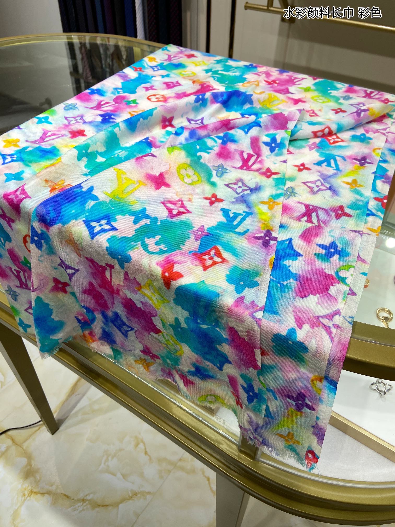 louis-vuitton-monogram-essential-watercolour-stole-scarves-M76750-05 louis vuitton monogram essential watercolour stole scarves M76750 05