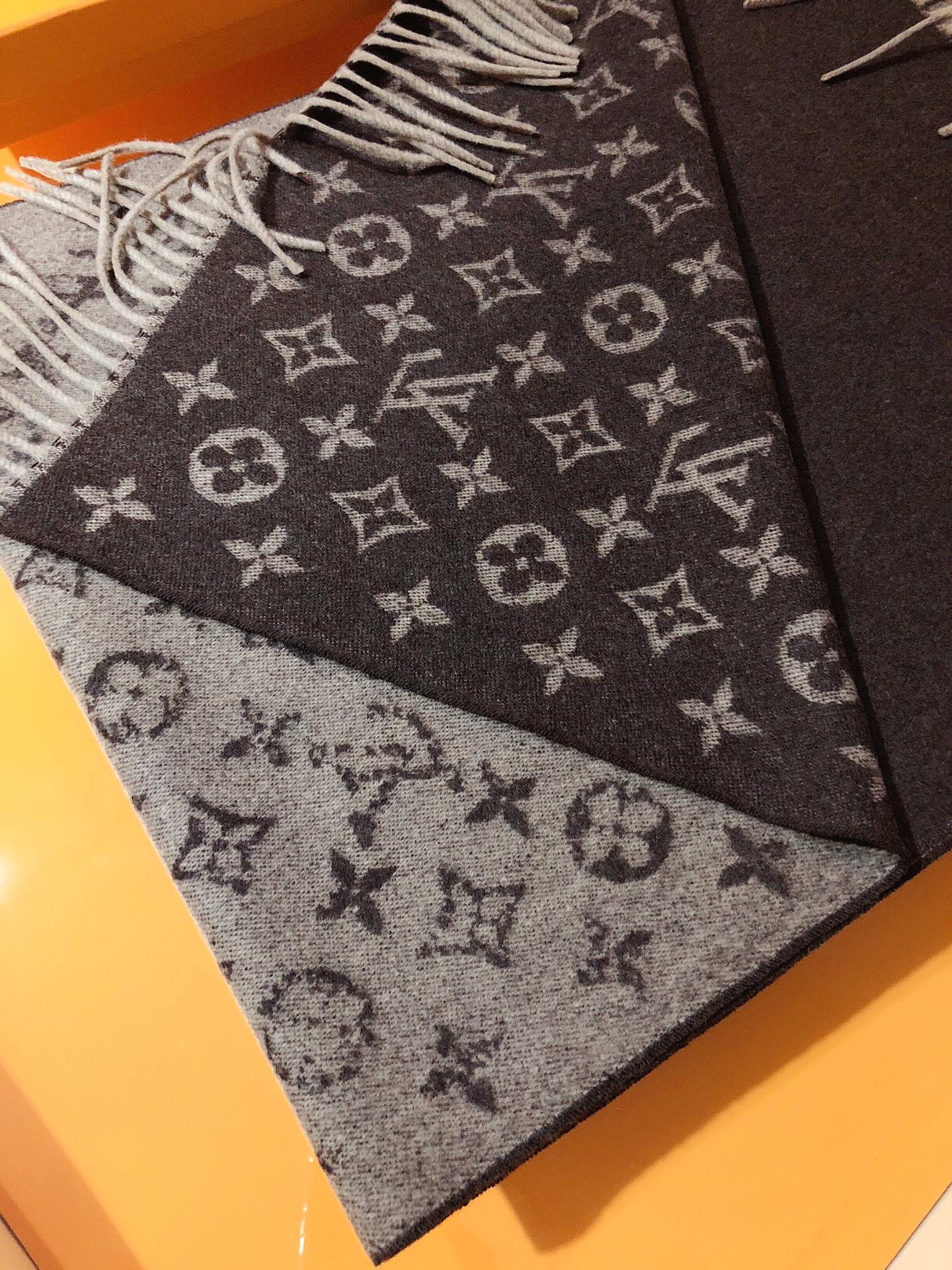 louis-vuitton-monogram-gradient-scarf-scarves-M75900-02 louis vuitton monogram gradient scarf scarves M75900 02