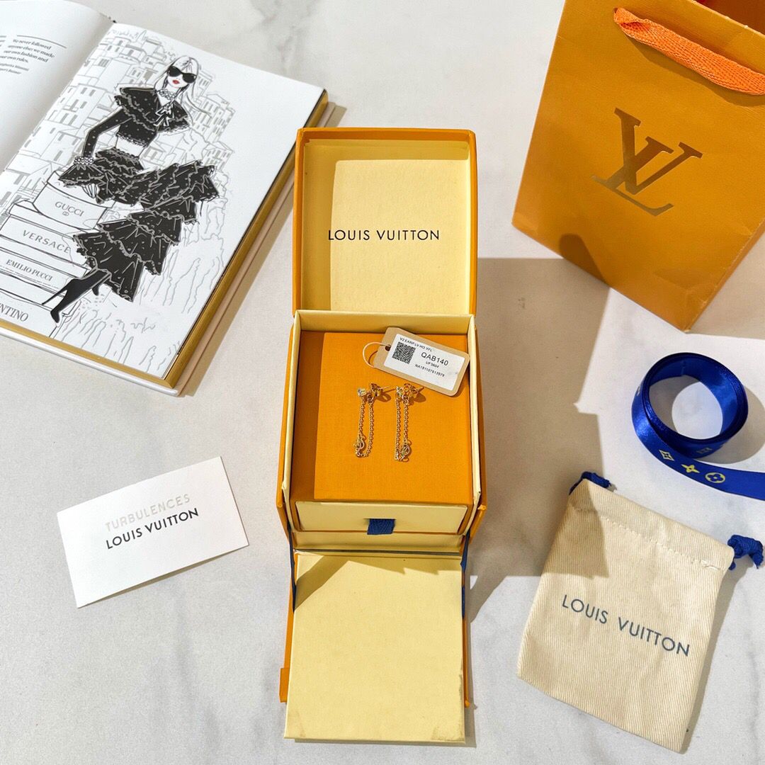 louis-vuitton-petit-louis-earrings-fashion-jewelry-M00390-01 louis vuitton petit louis earrings fashion jewelry M00390 01 1